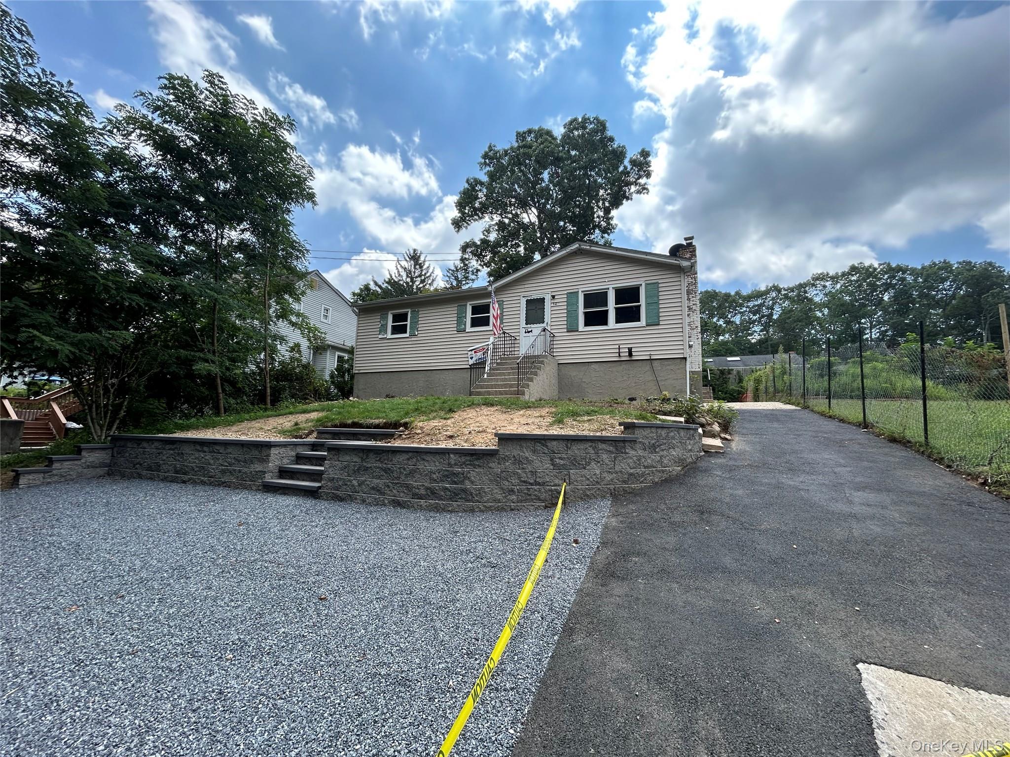 142 New York Avenue Property Photo 2