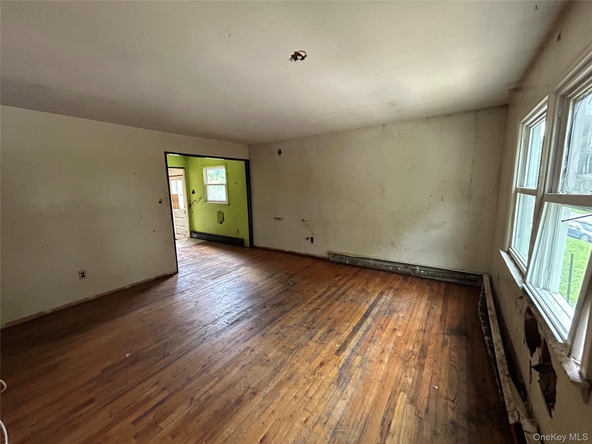 142 New York Avenue Property Photo 5