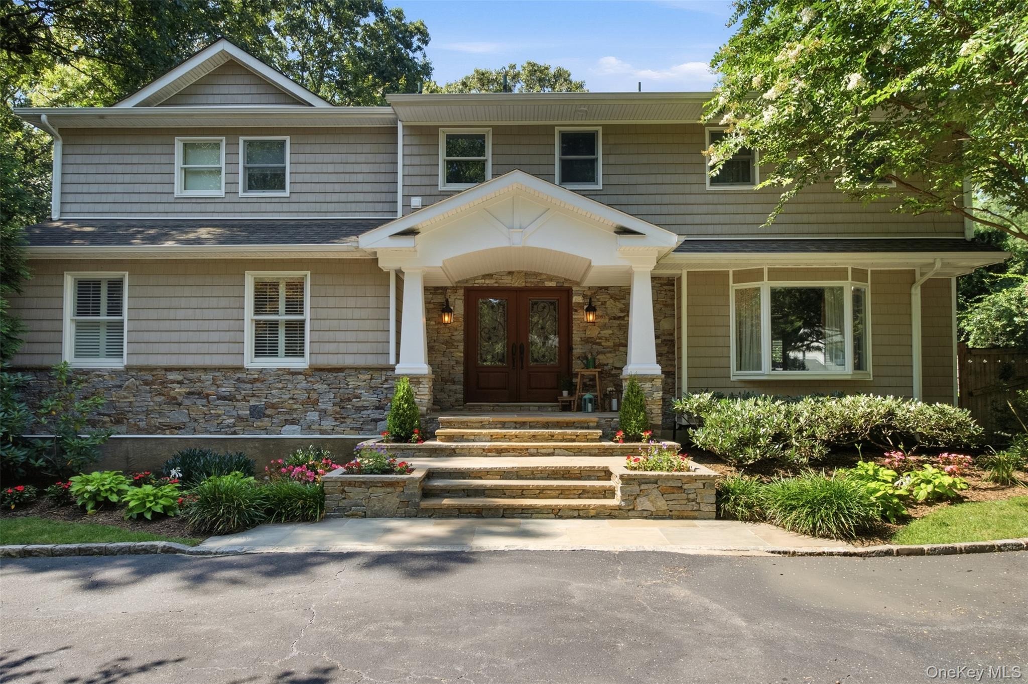 8 Clayton Drive Property Photo 1