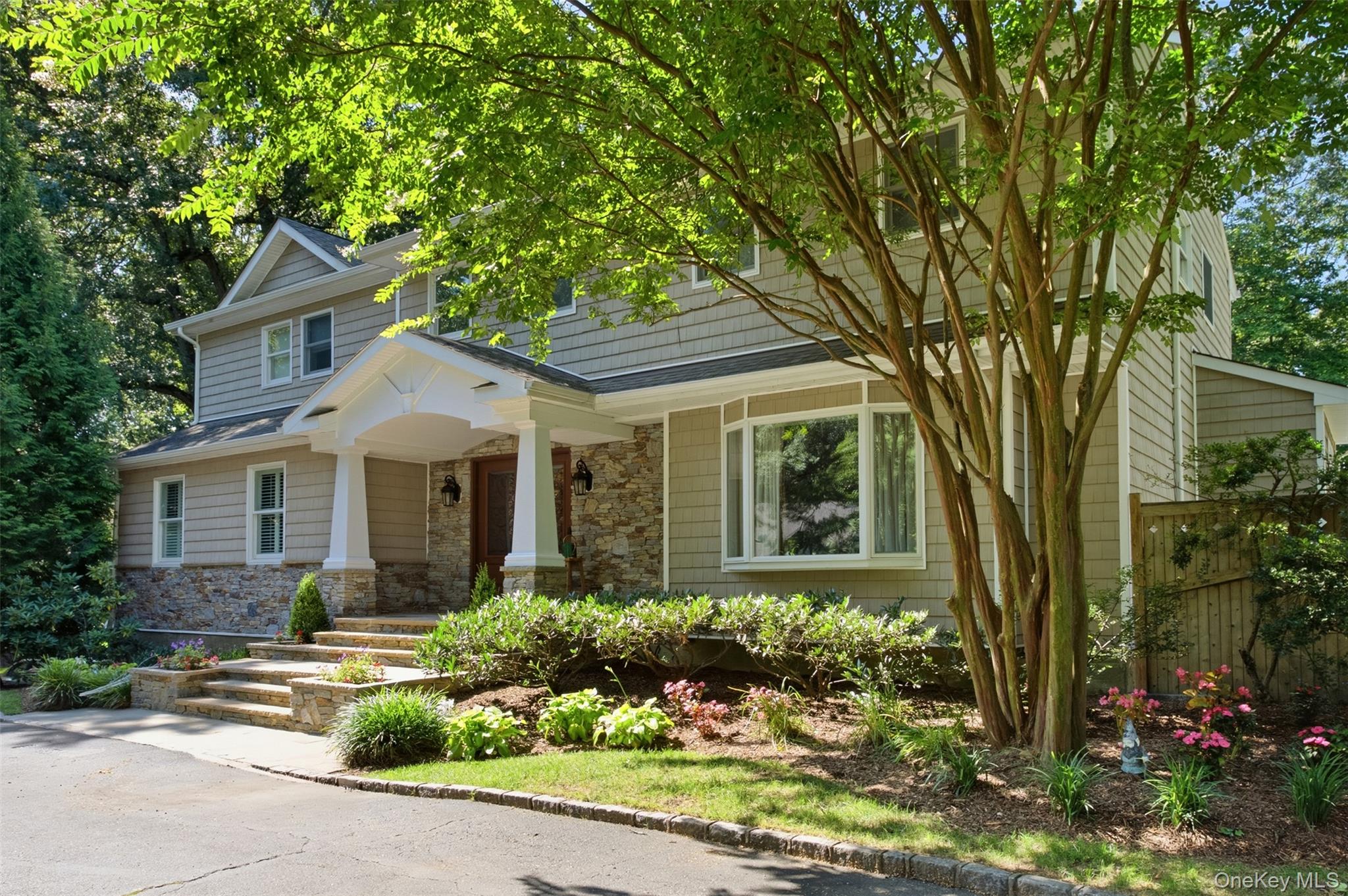8 Clayton Drive Property Photo 2