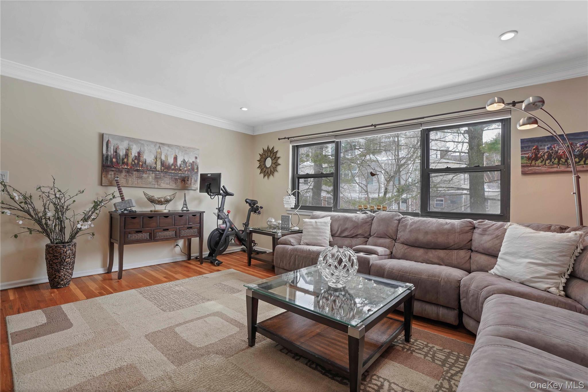 113 Beacon Hill Dr E25 Property Photo 3