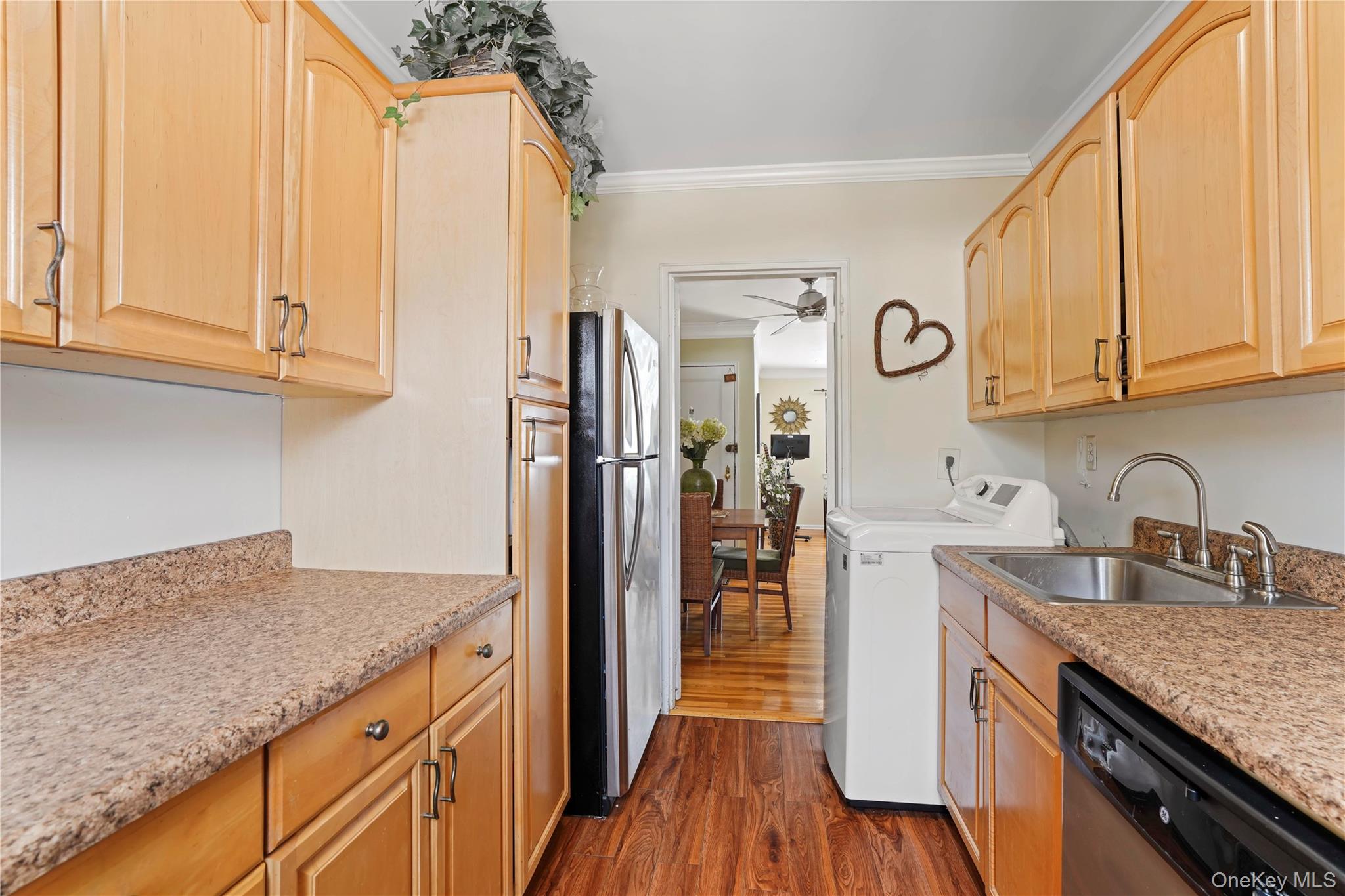 113 Beacon Hill Dr E25 Property Photo 8