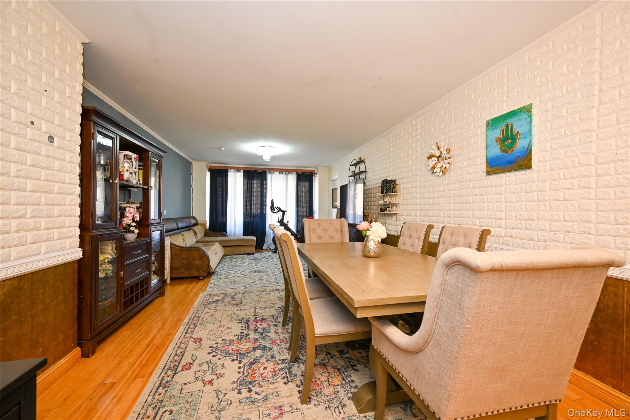85-15 Main Street 4i Property Photo 5
