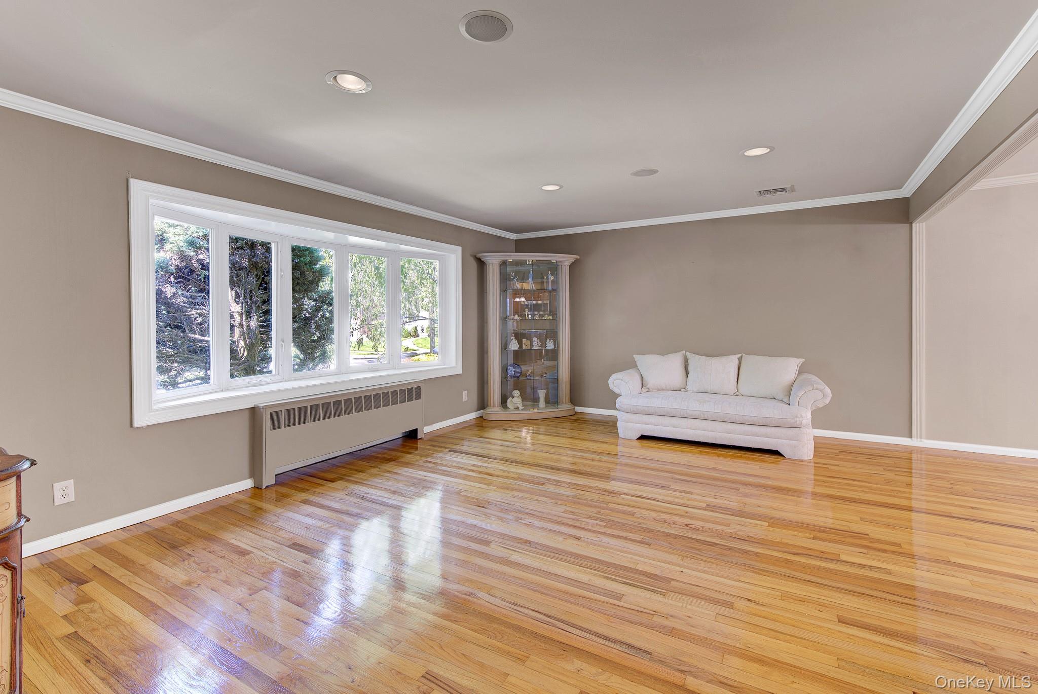 491 Boulevard Place Property Photo 4