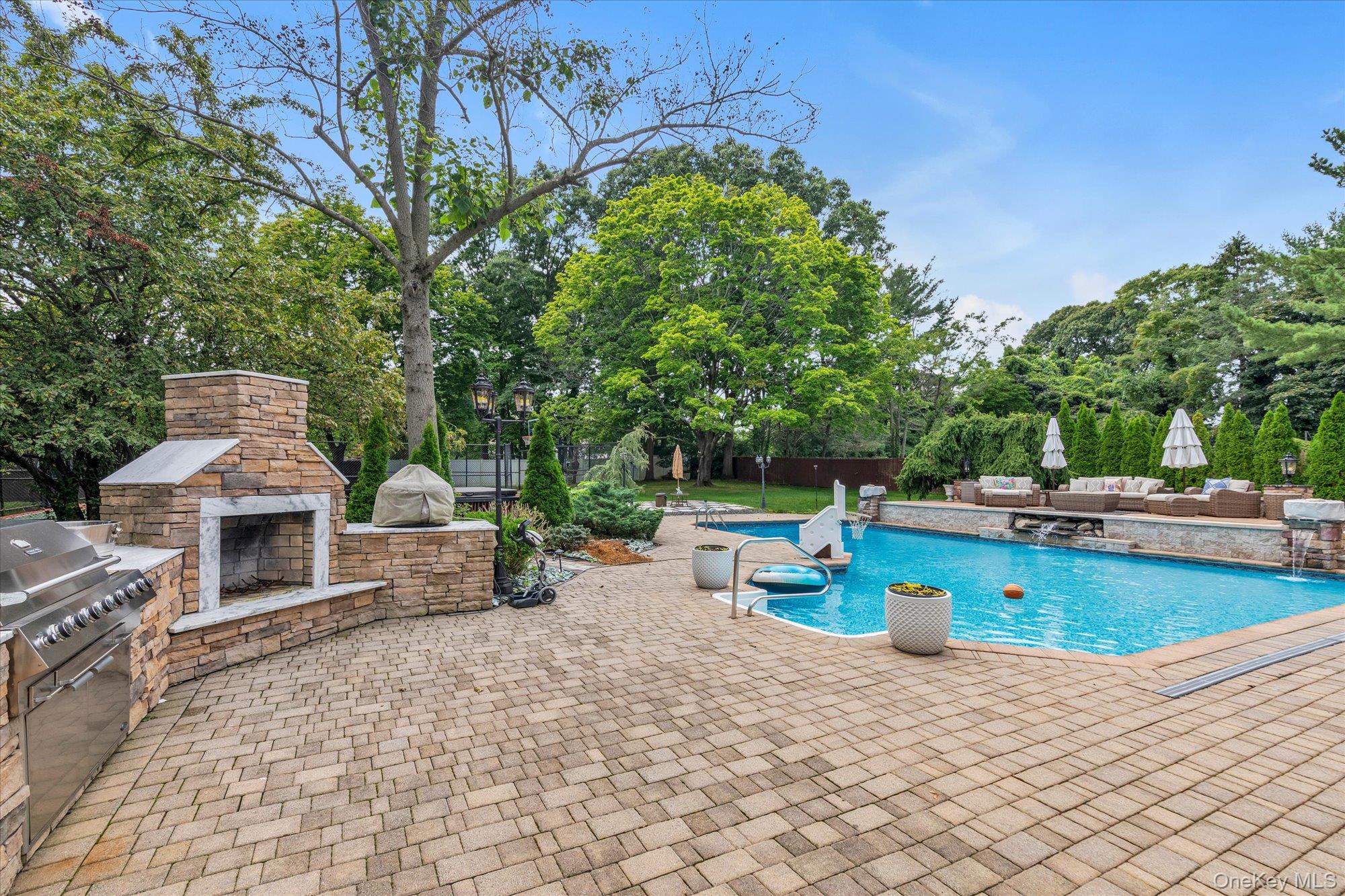 65 Threepence Drive Property Photo 33