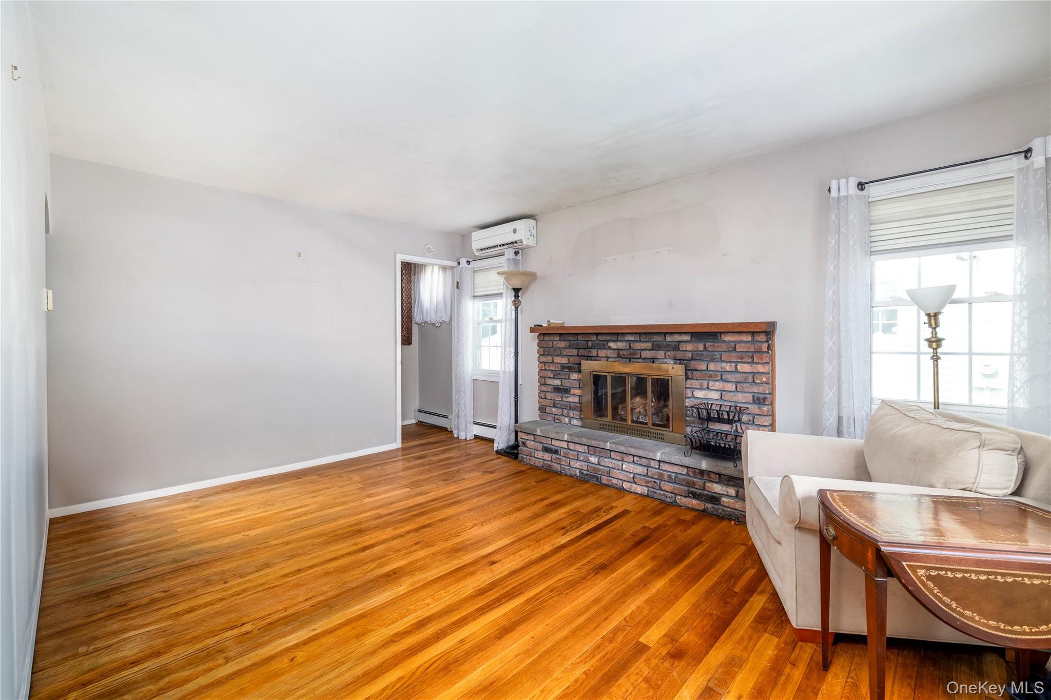 528 Stratford Road Property Photo 3
