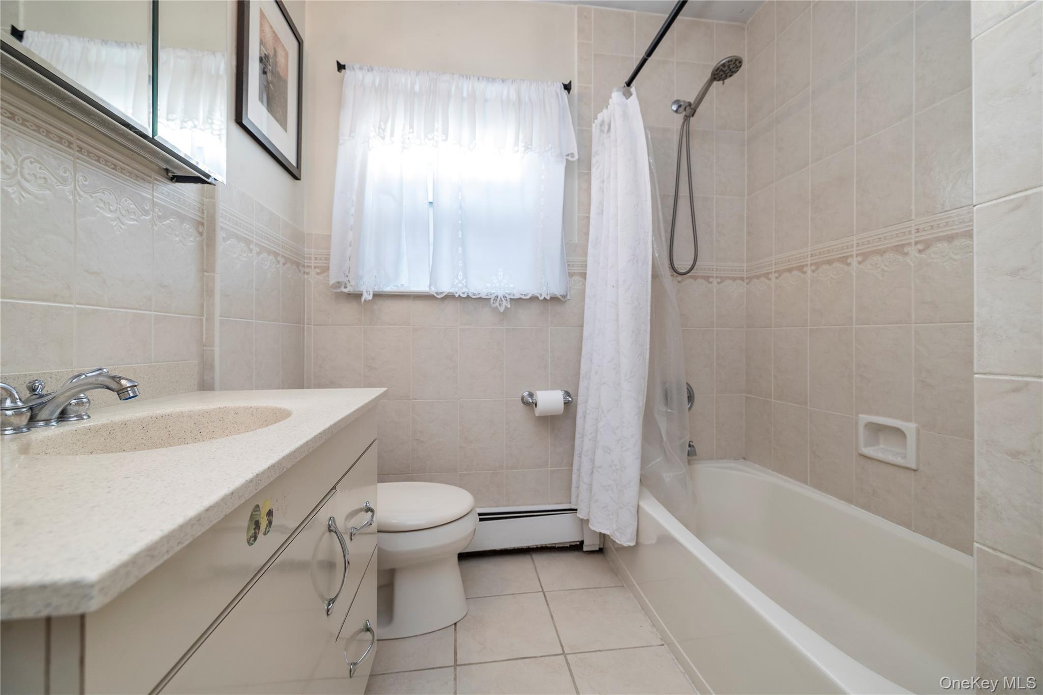 528 Stratford Road Property Photo 6