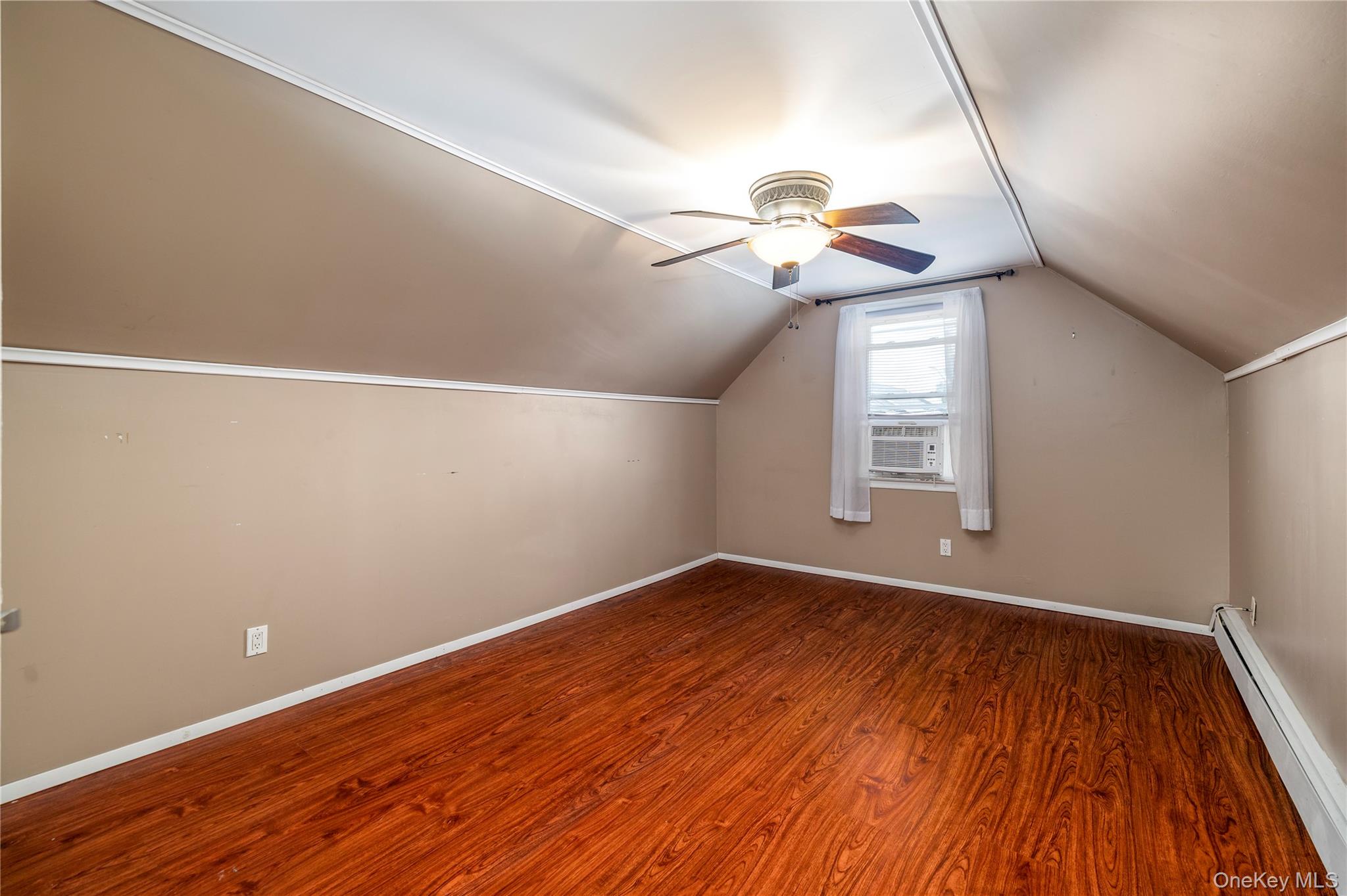 528 Stratford Road Property Photo 10