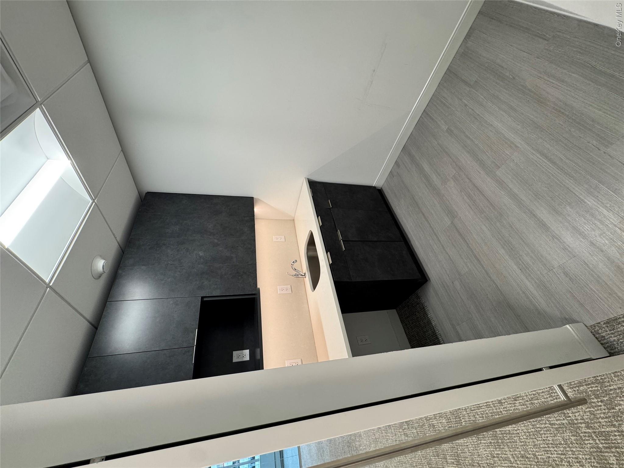 111 Great Neck Road Property Photo 8