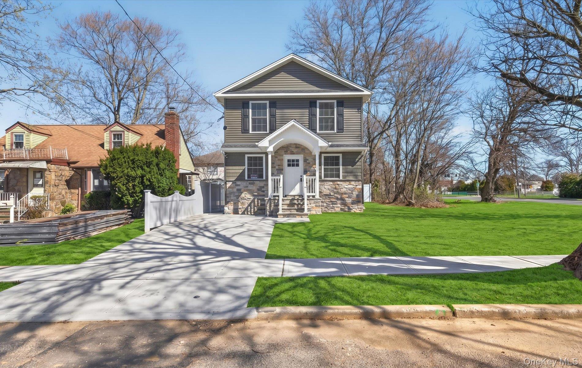 2461 Third Avenue Property Photo 1