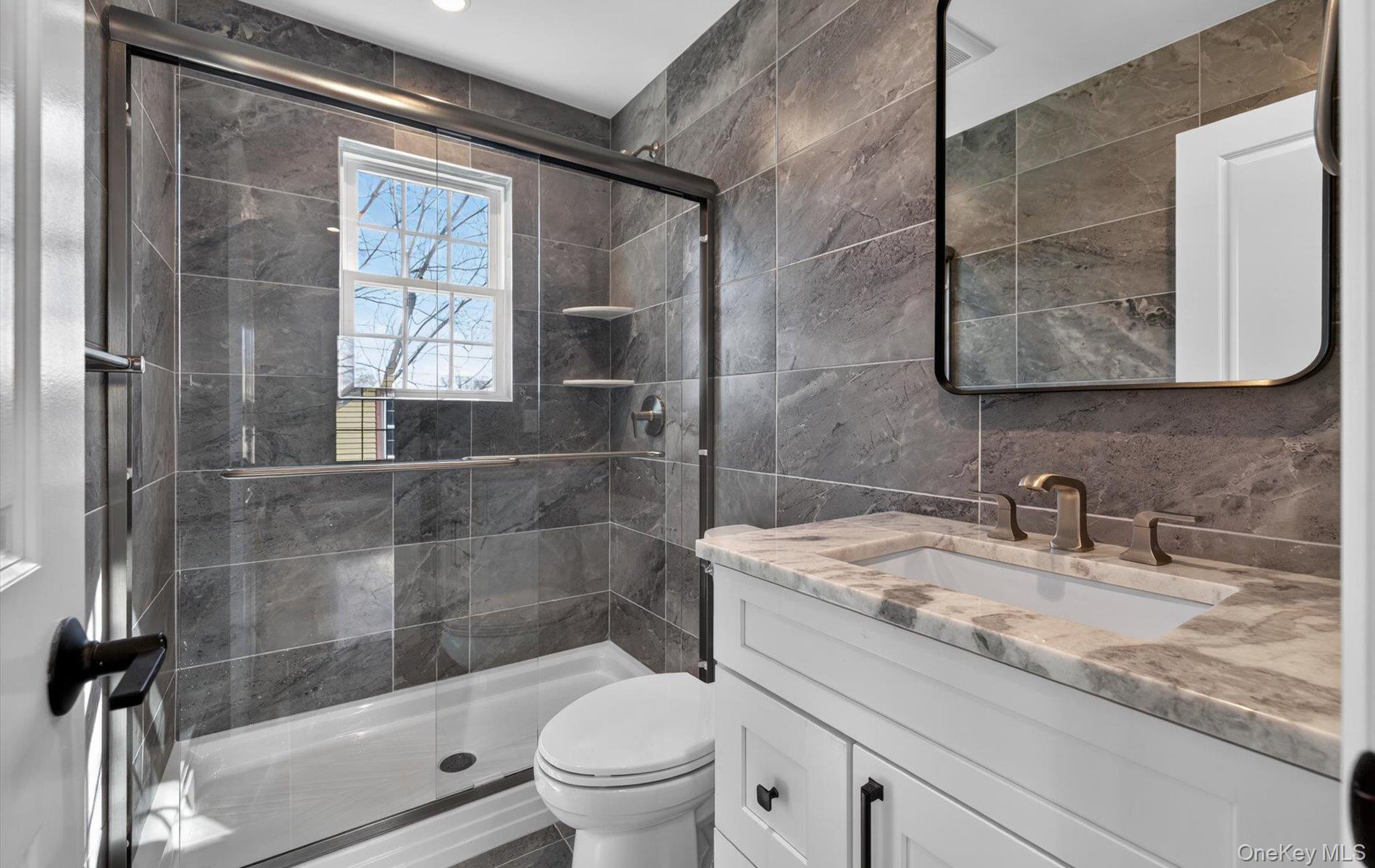 2461 Third Avenue Property Photo 21