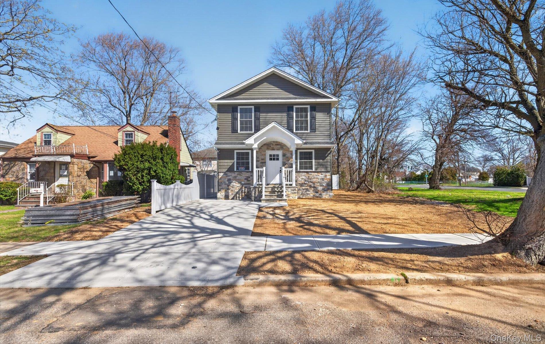 2461 Third Avenue Property Photo 24