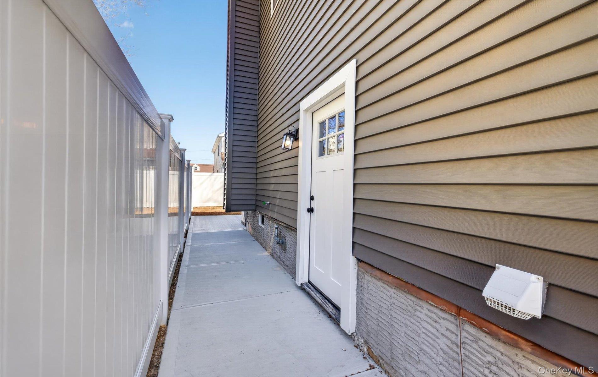 2461 Third Avenue Property Photo 25