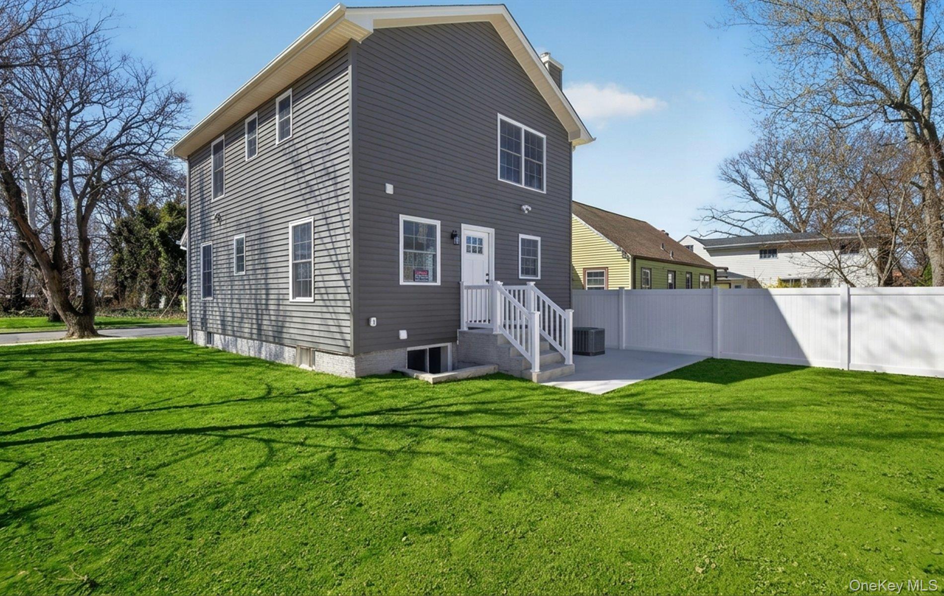 2461 Third Avenue Property Photo 28