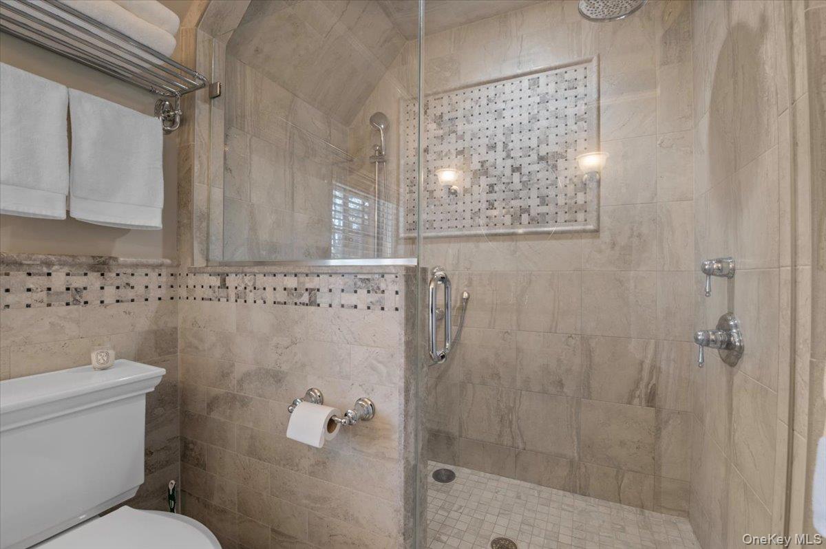 12 Hampton Road Property Photo 21