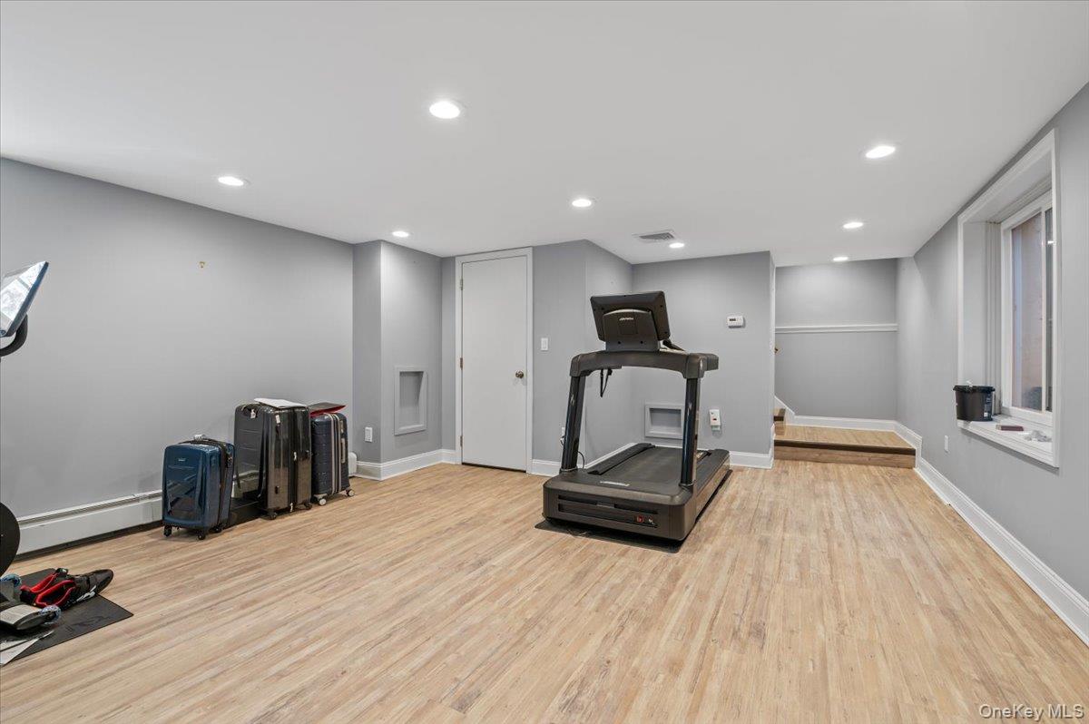 12 Hampton Road Property Photo 31