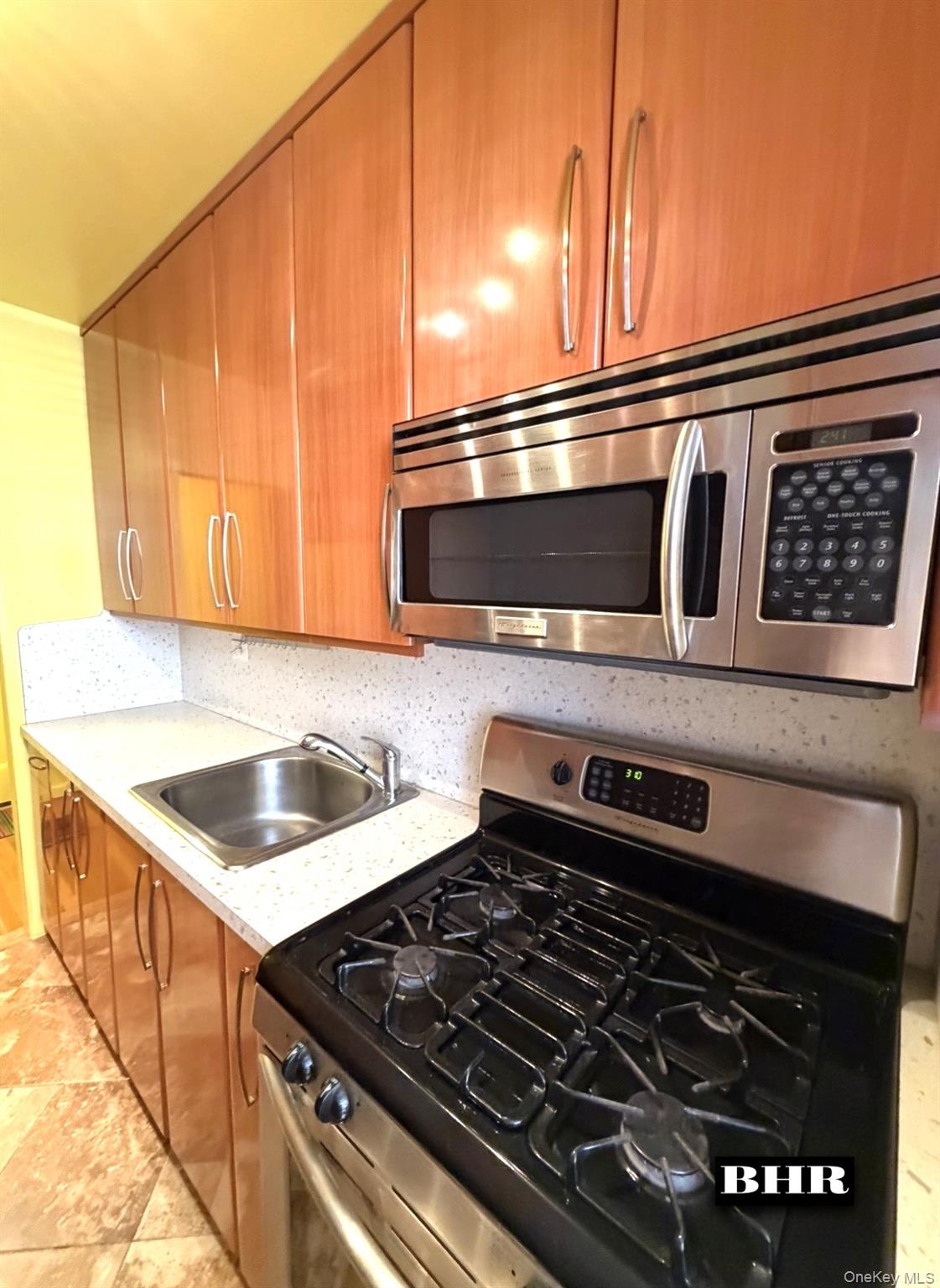 2615 Homecrest Avenue 1b Property Photo 2