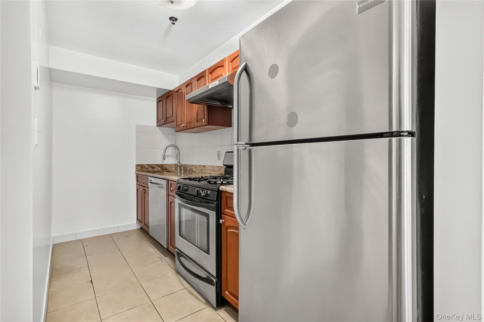 6434 Grand Central Parkway 1e Property Photo 15