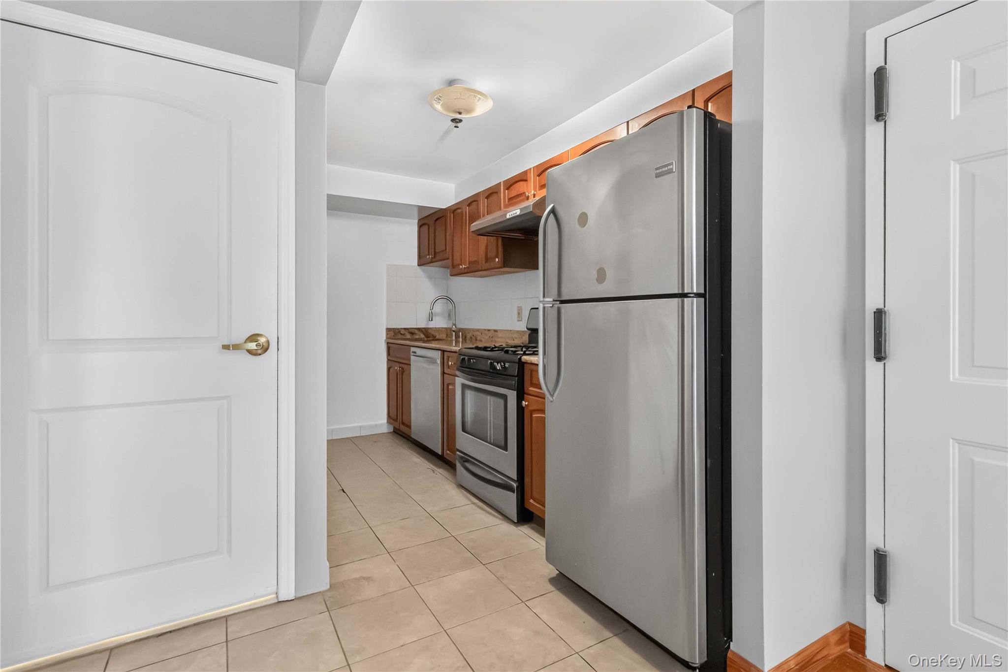6434 Grand Central Parkway 1e Property Photo 16