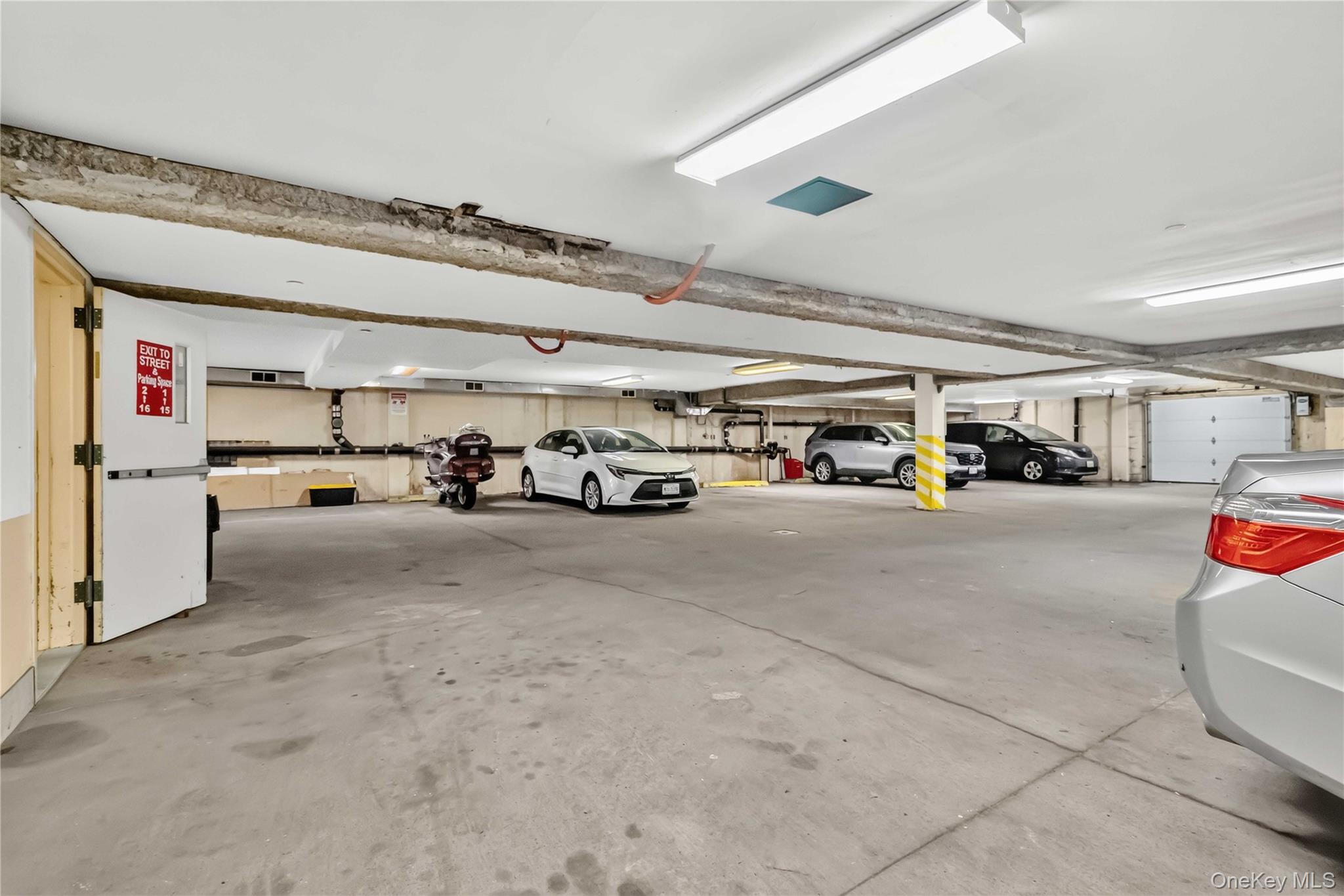 6434 Grand Central Parkway 1e Property Photo 26