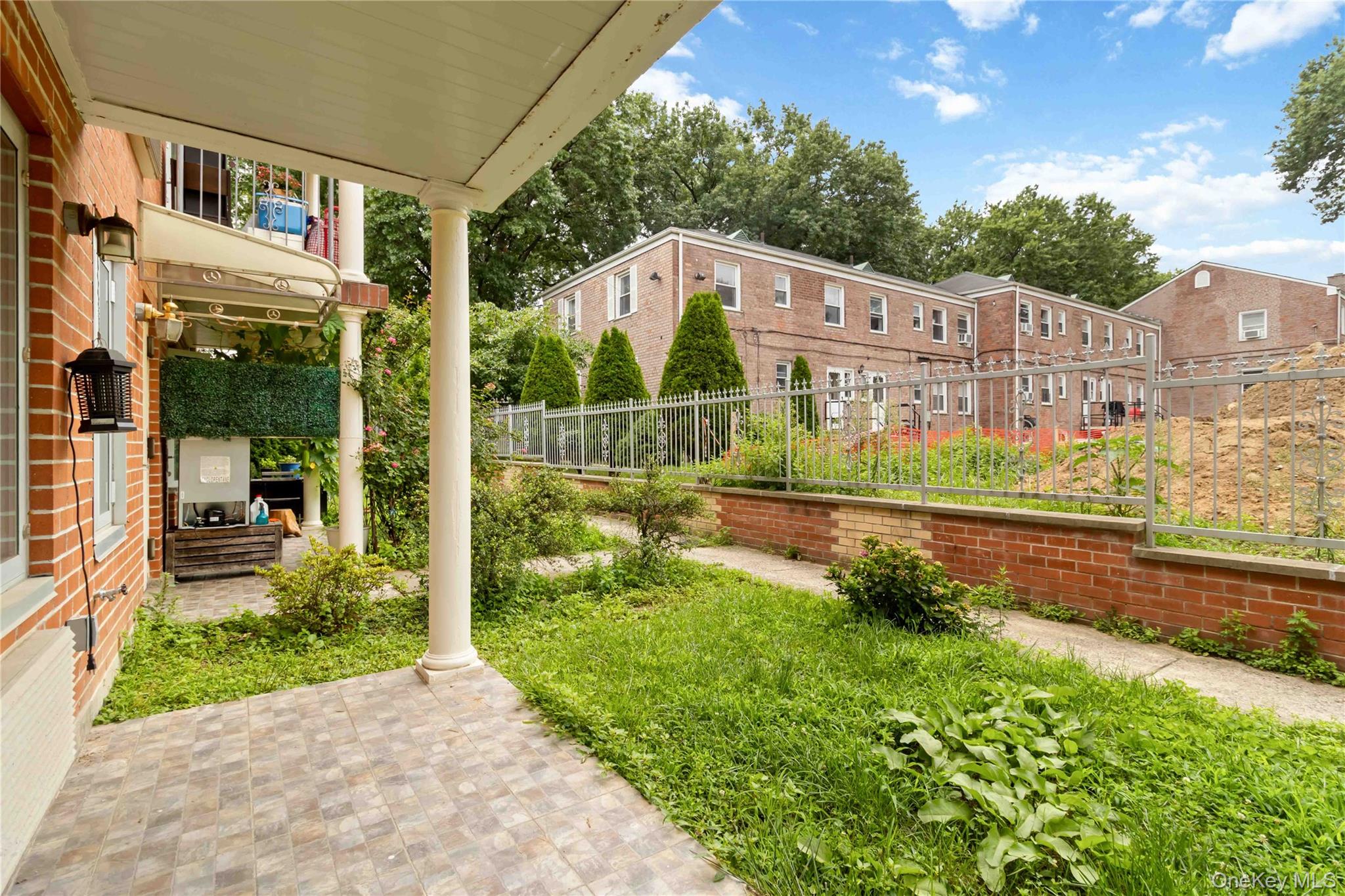 6434 Grand Central Parkway 1e Property Photo 29