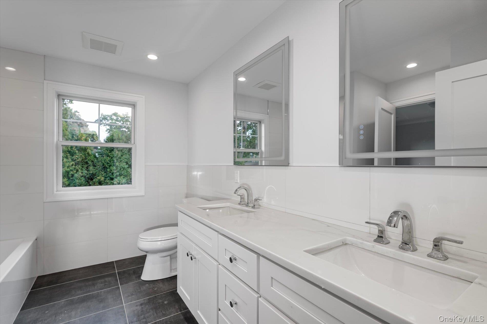 111 Jackson Avenue Property Photo 25