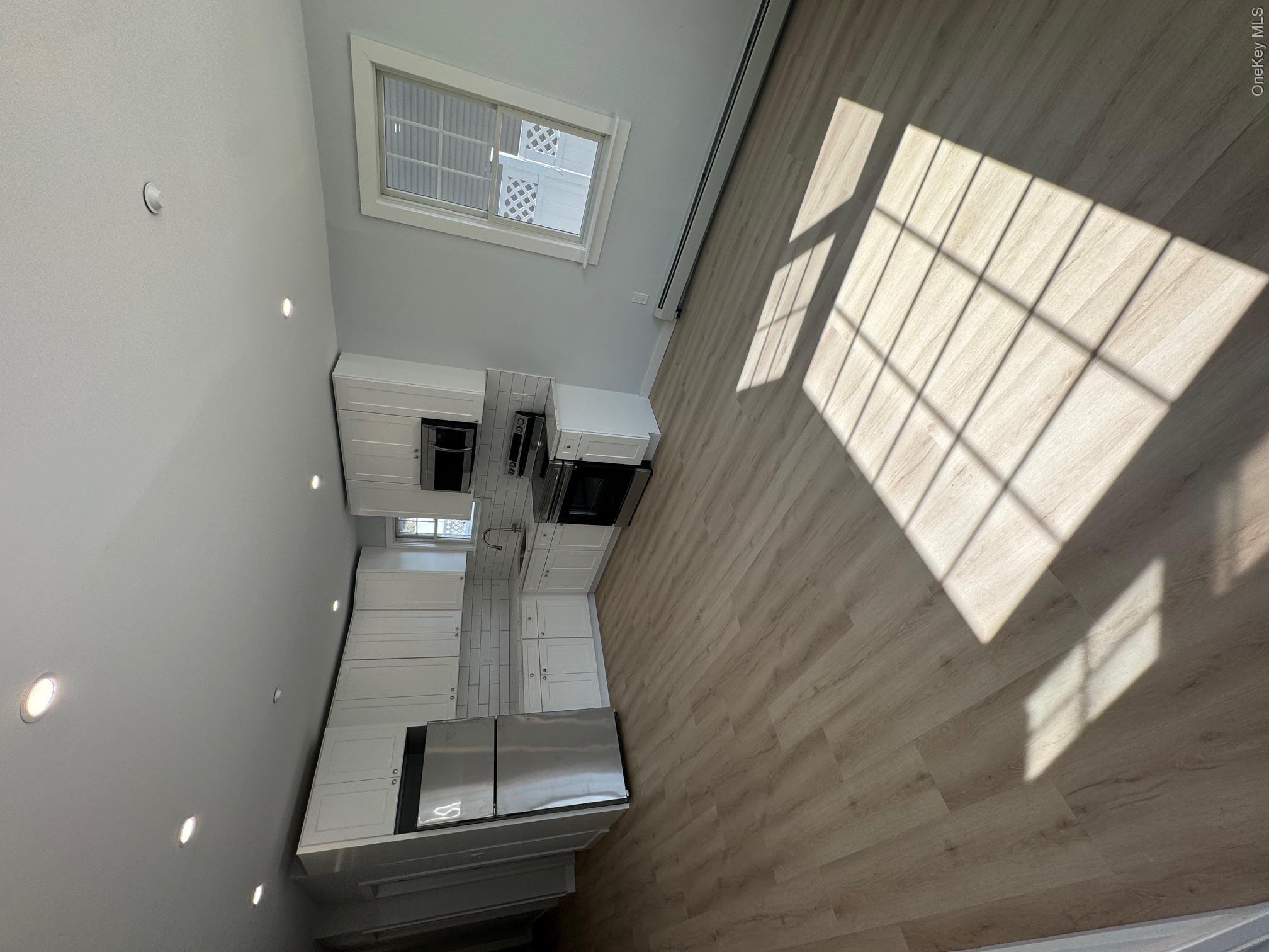 34 Bush Avenue 2r Property Photo 4