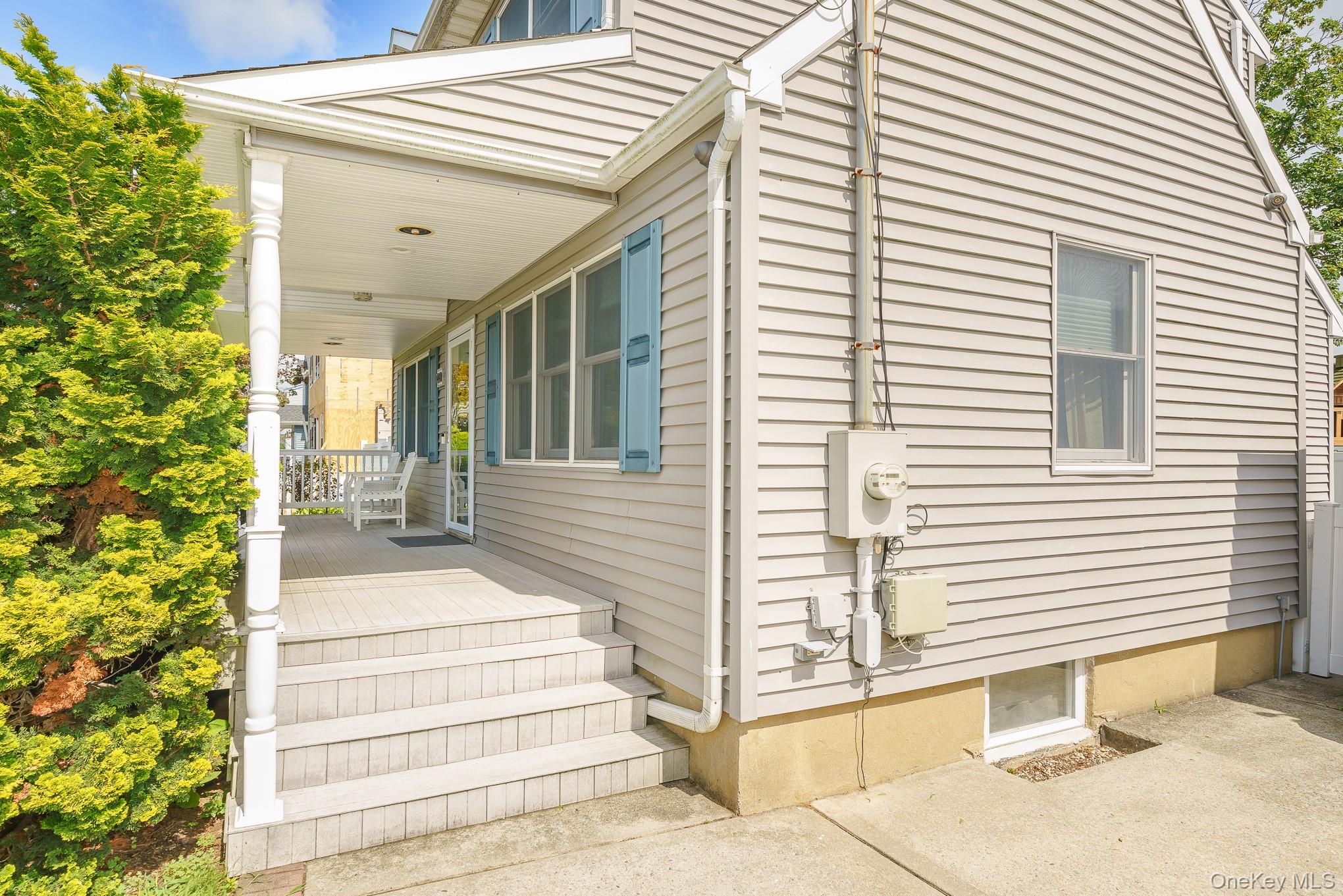 219 Leonard Street Property Photo 4