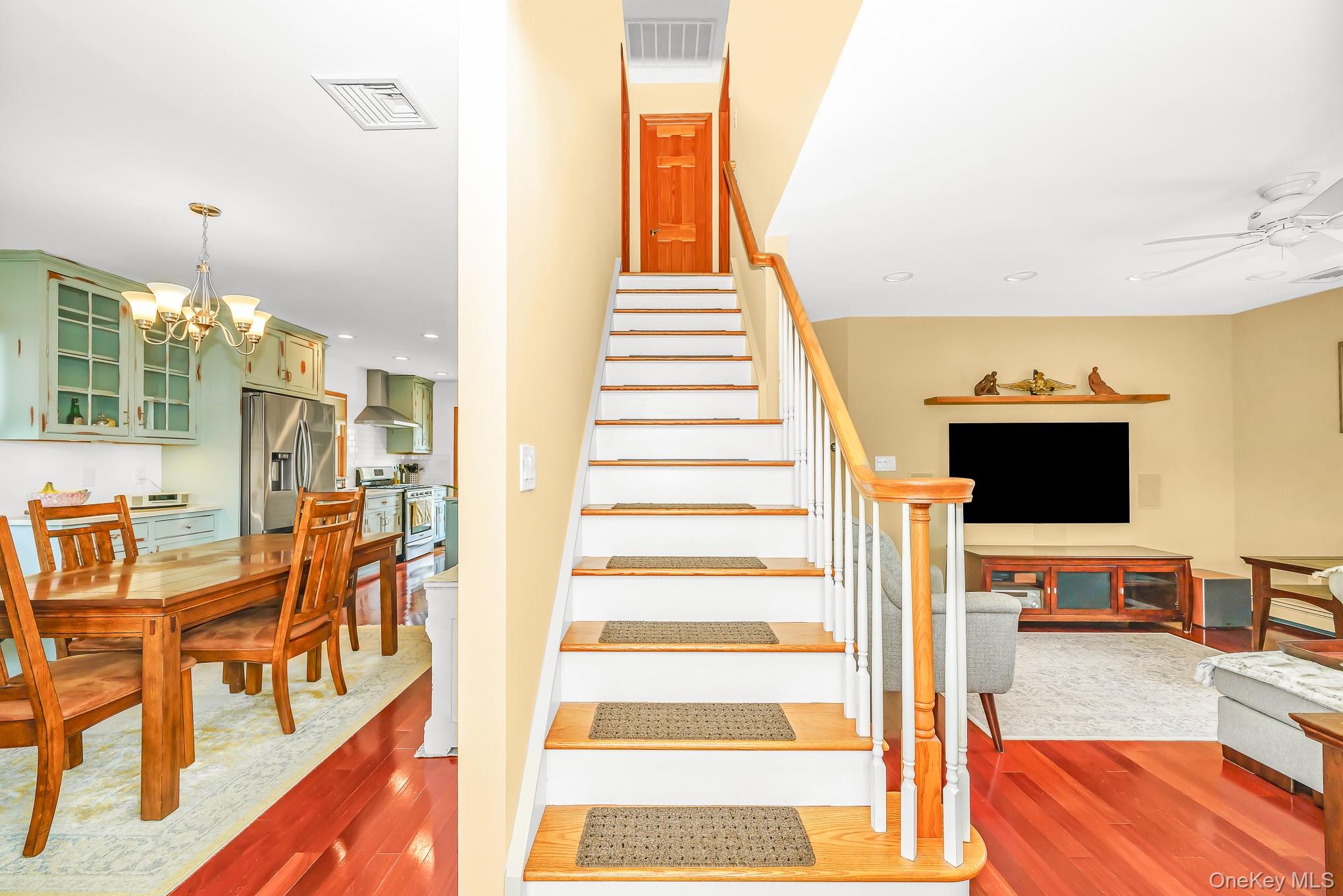 219 Leonard Street Property Photo 8