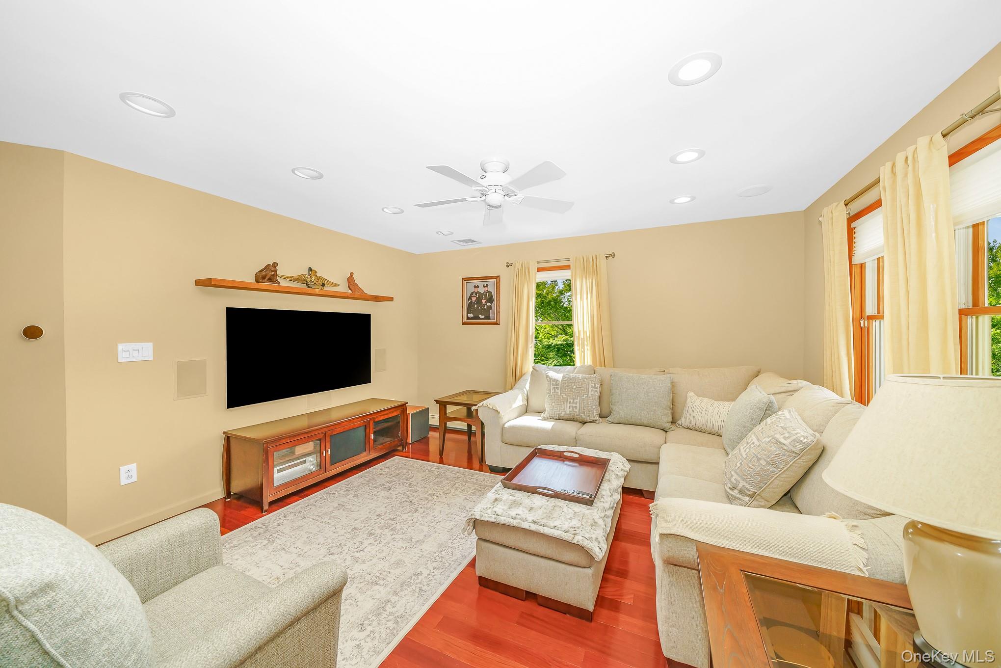 219 Leonard Street Property Photo 9