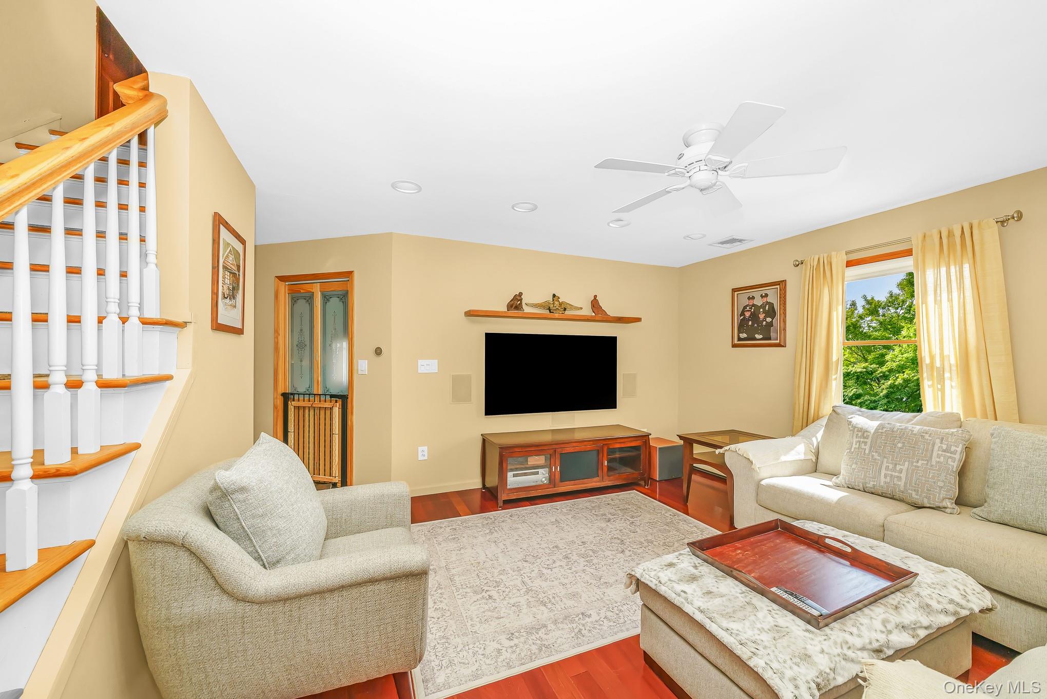 219 Leonard Street Property Photo 10