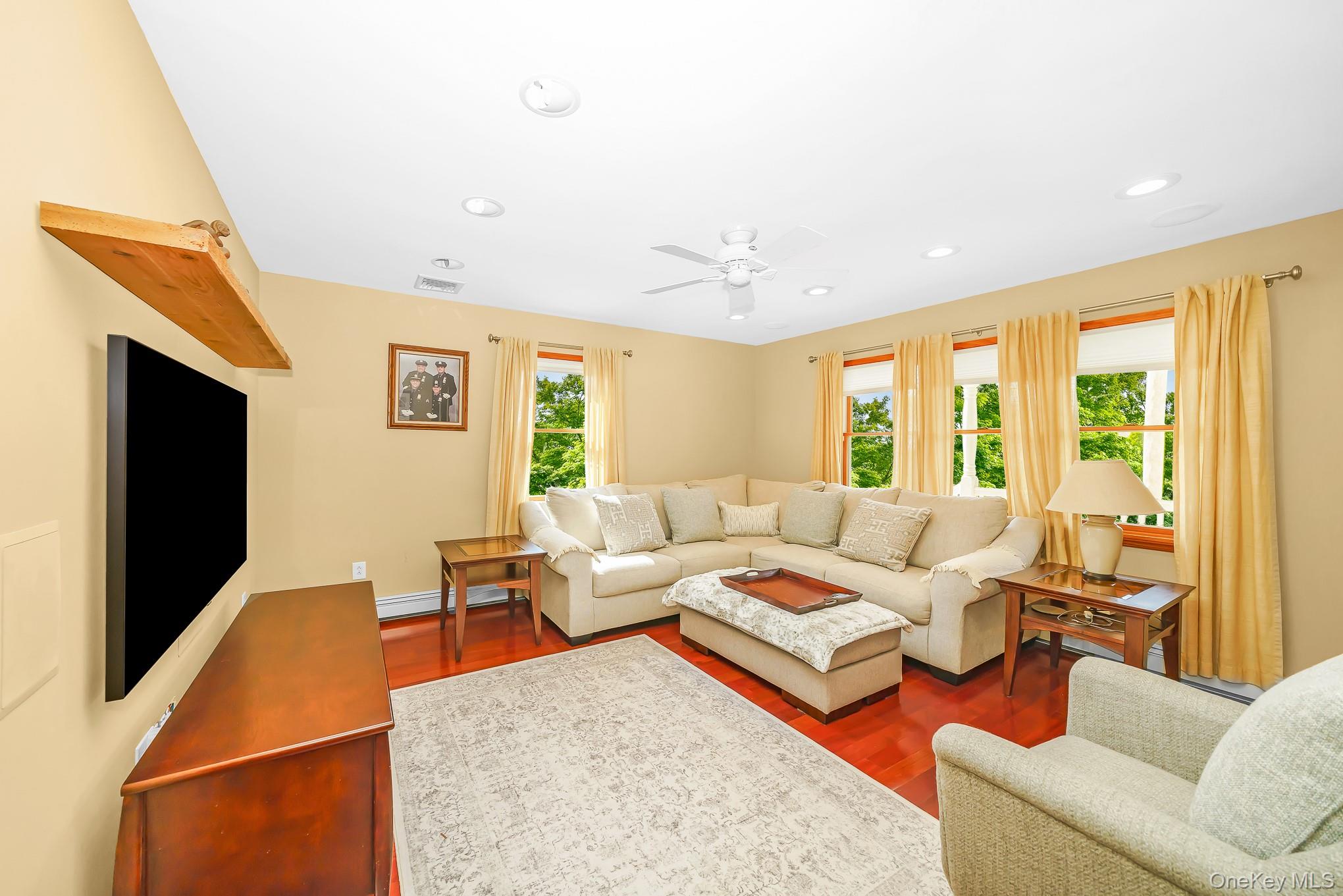 219 Leonard Street Property Photo 11