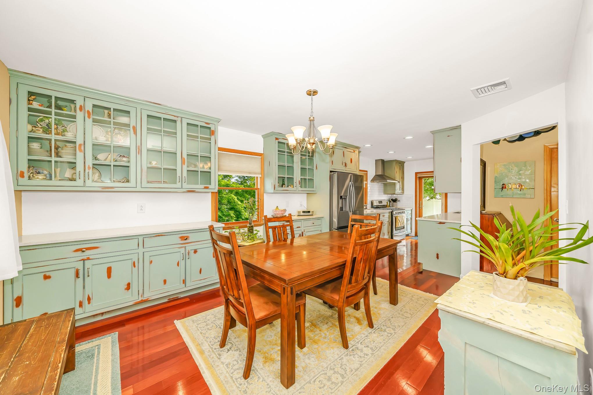 219 Leonard Street Property Photo 18