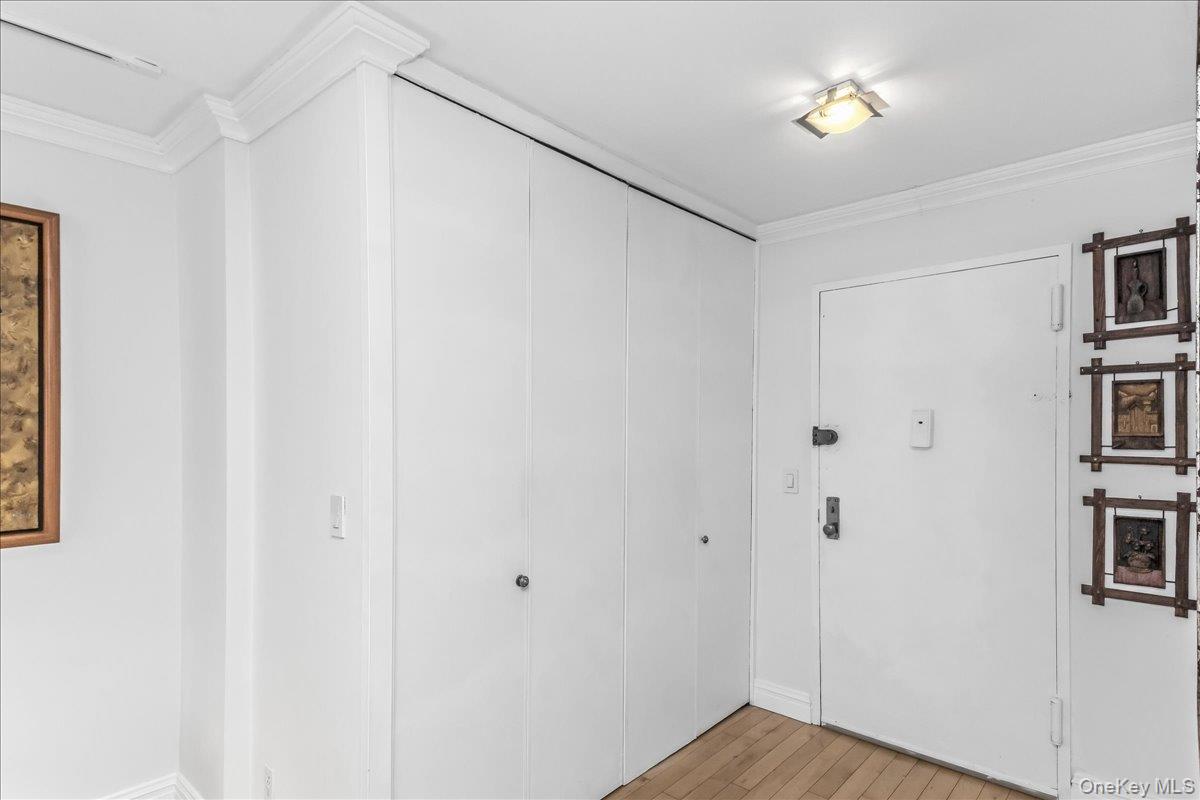 3965 52nd St Apt 8k Property Photo 6