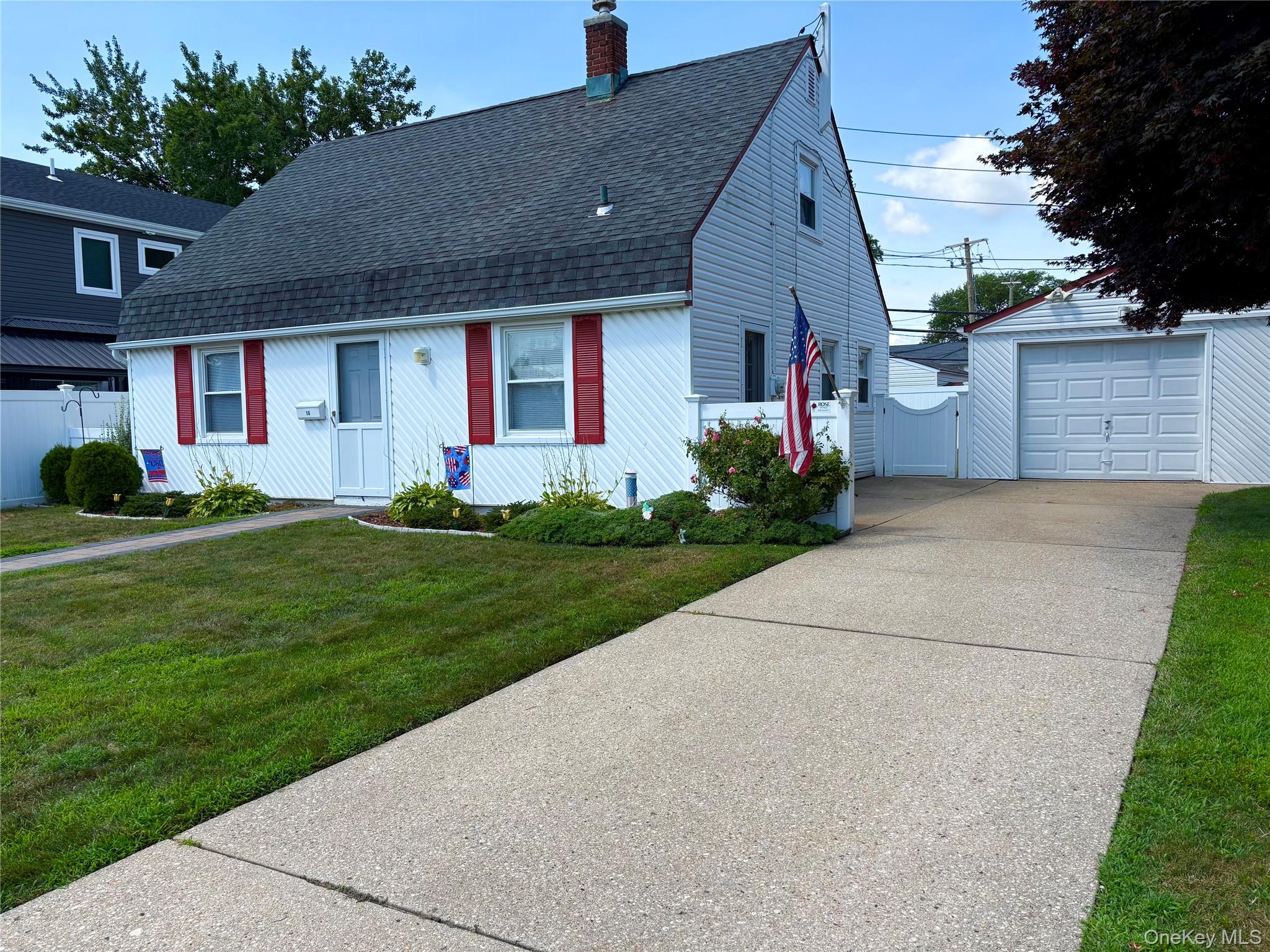 18 Heather Lane Property Photo 1
