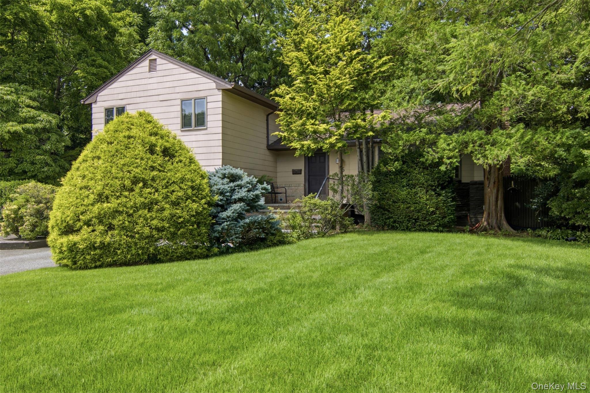 15 Beacon Drive Property Photo 2