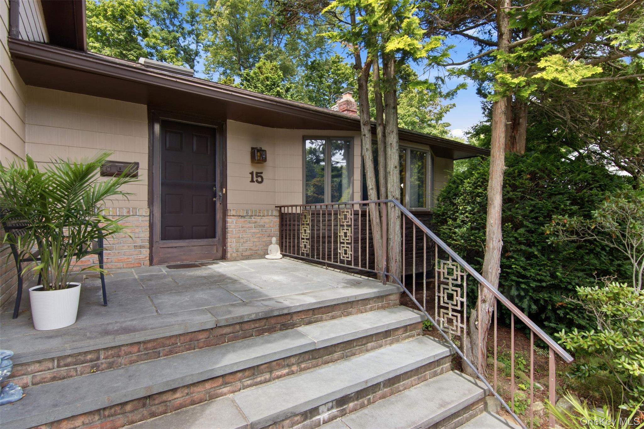 15 Beacon Drive Property Photo 3