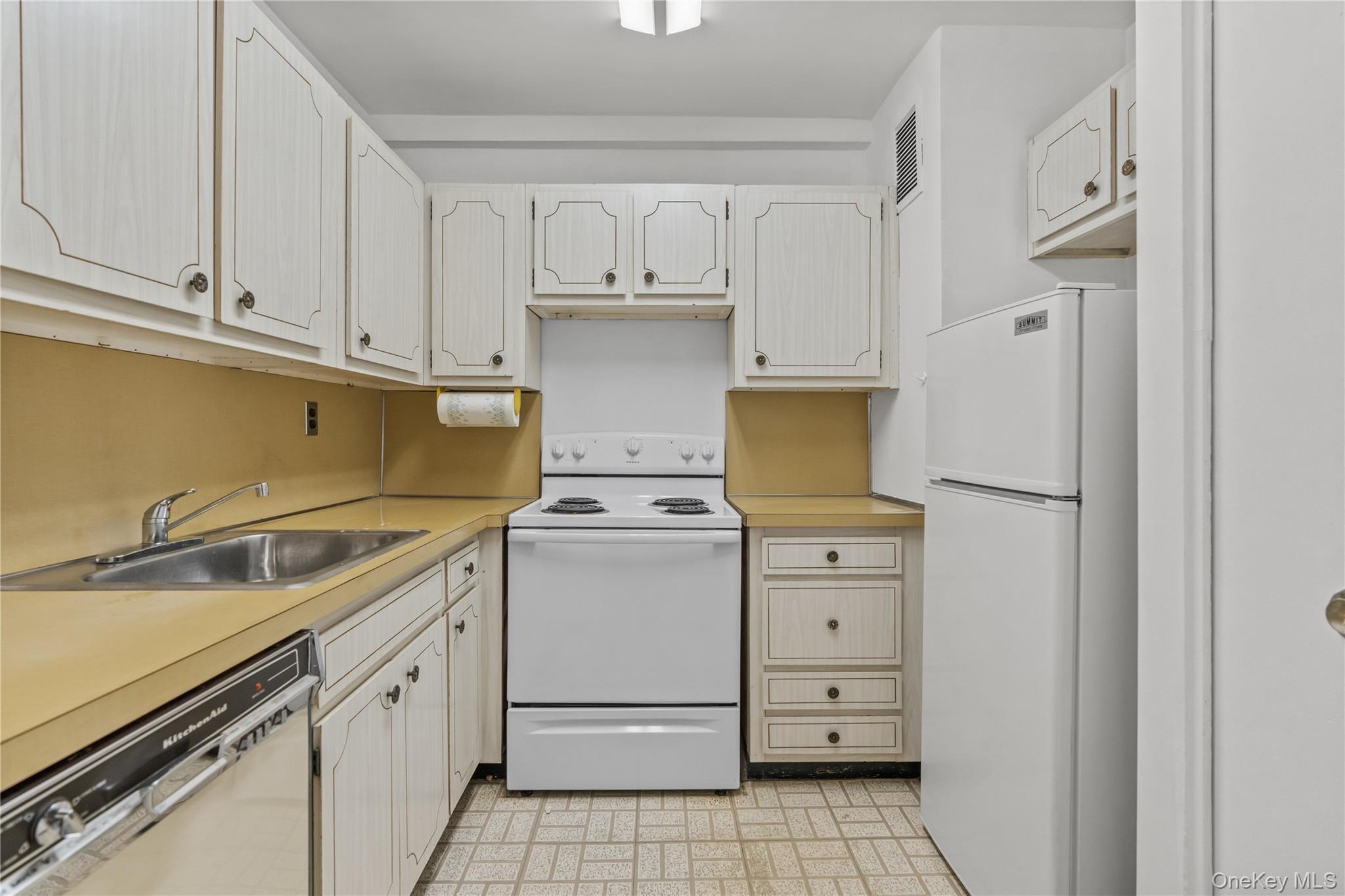 56 Doyer Avenue 2c Property Photo 8