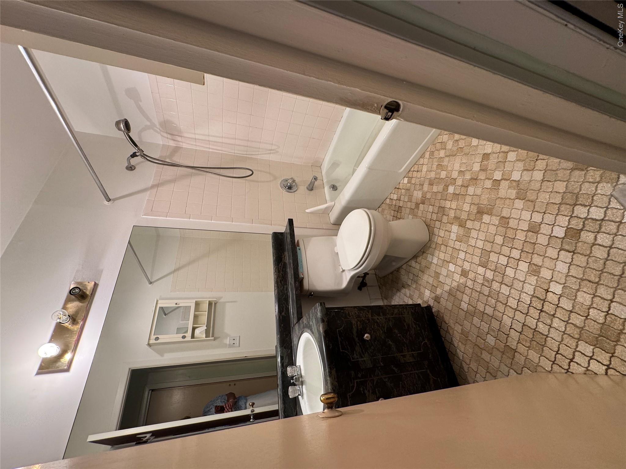 60 Coachlight Square 60 Property Photo 18