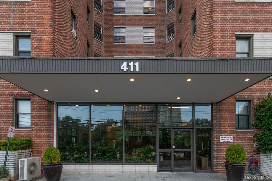 411 Bronx River Road 9A Property Photo 1