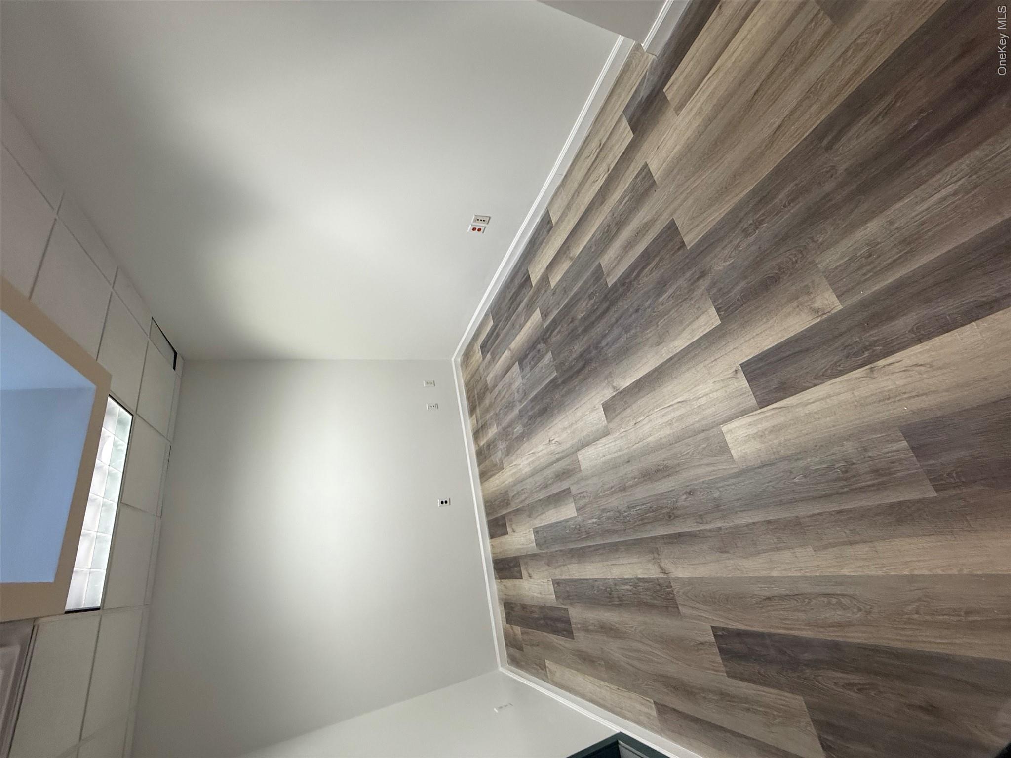 8907 Jamaica Avenue Property Photo 6