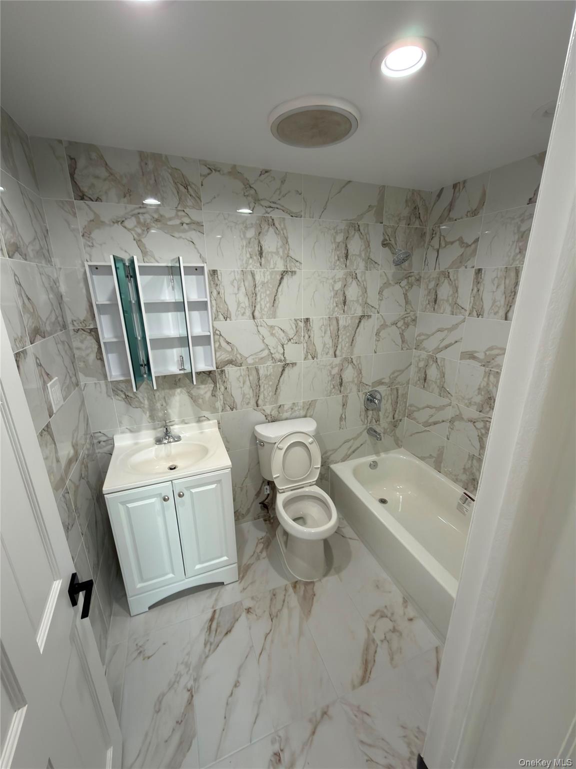 11120 14th Road Property Photo 6