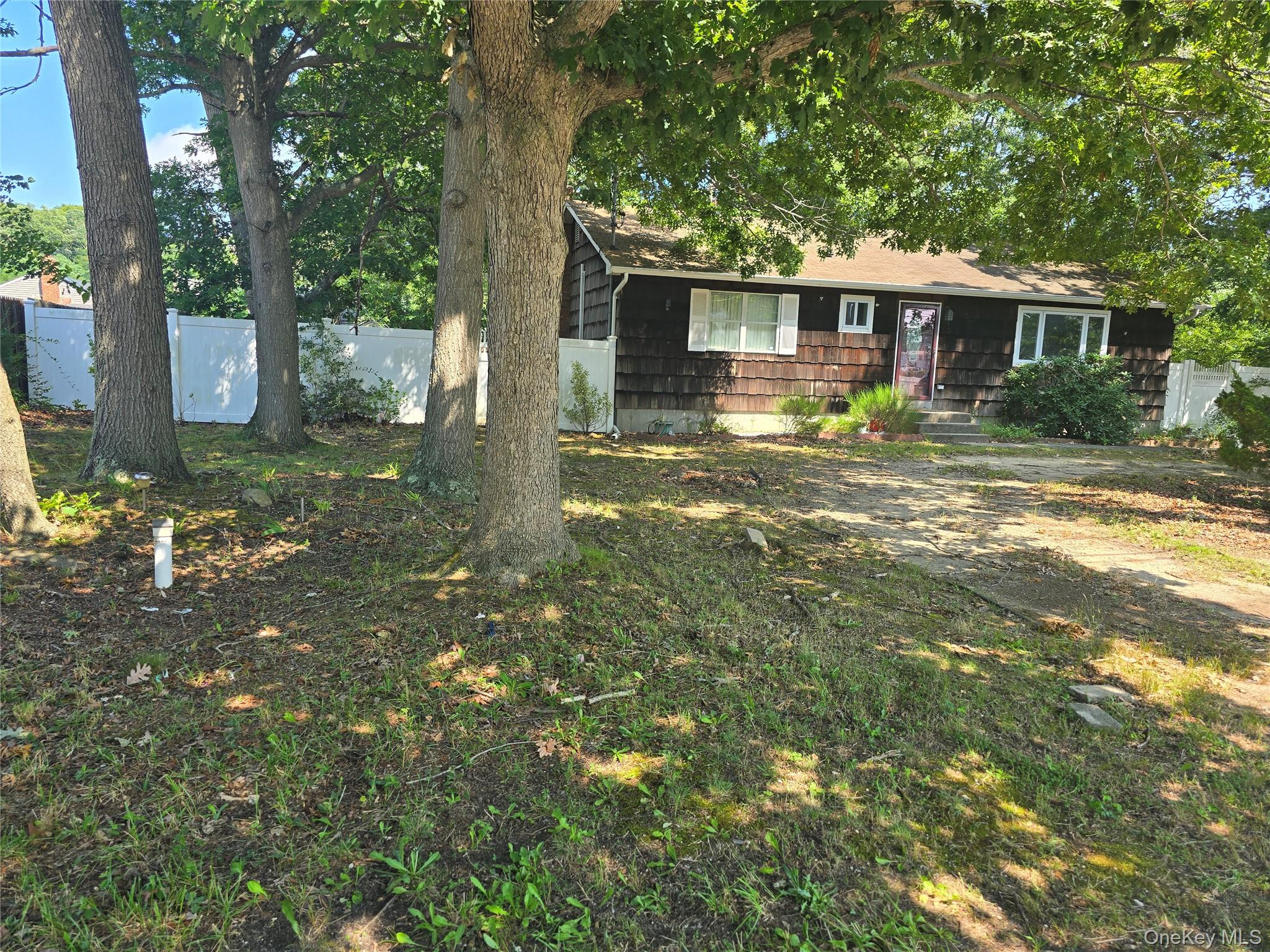 5 Gores Drive Property Photo 2