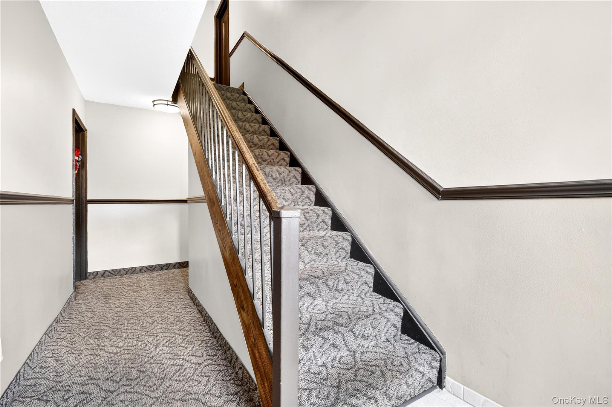 52 Lawrence Drive D Property Photo 2