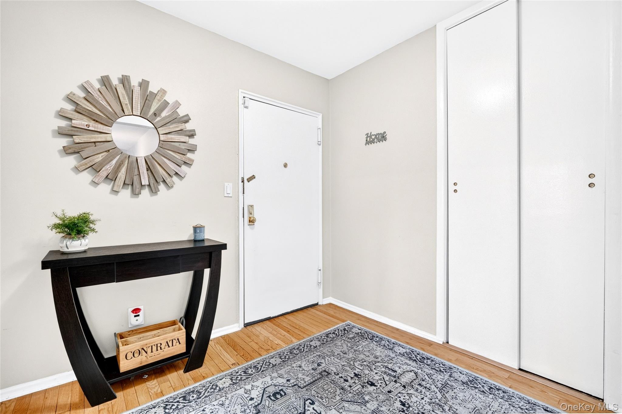 52 Lawrence Drive D Property Photo 3