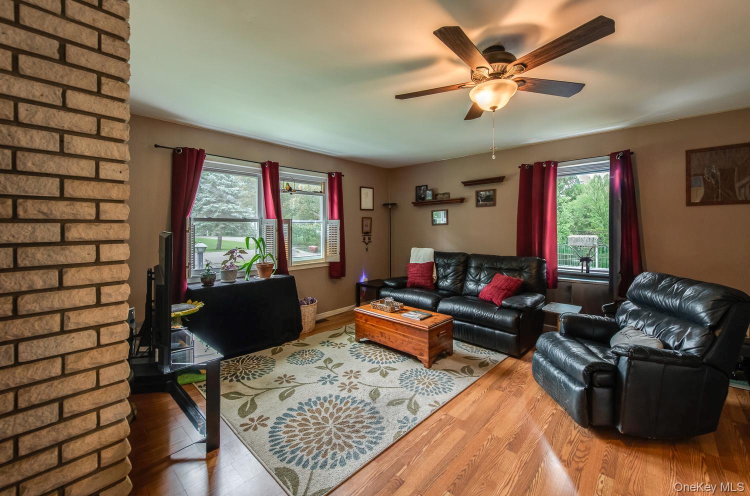 8 Loyola Road Property Photo 10