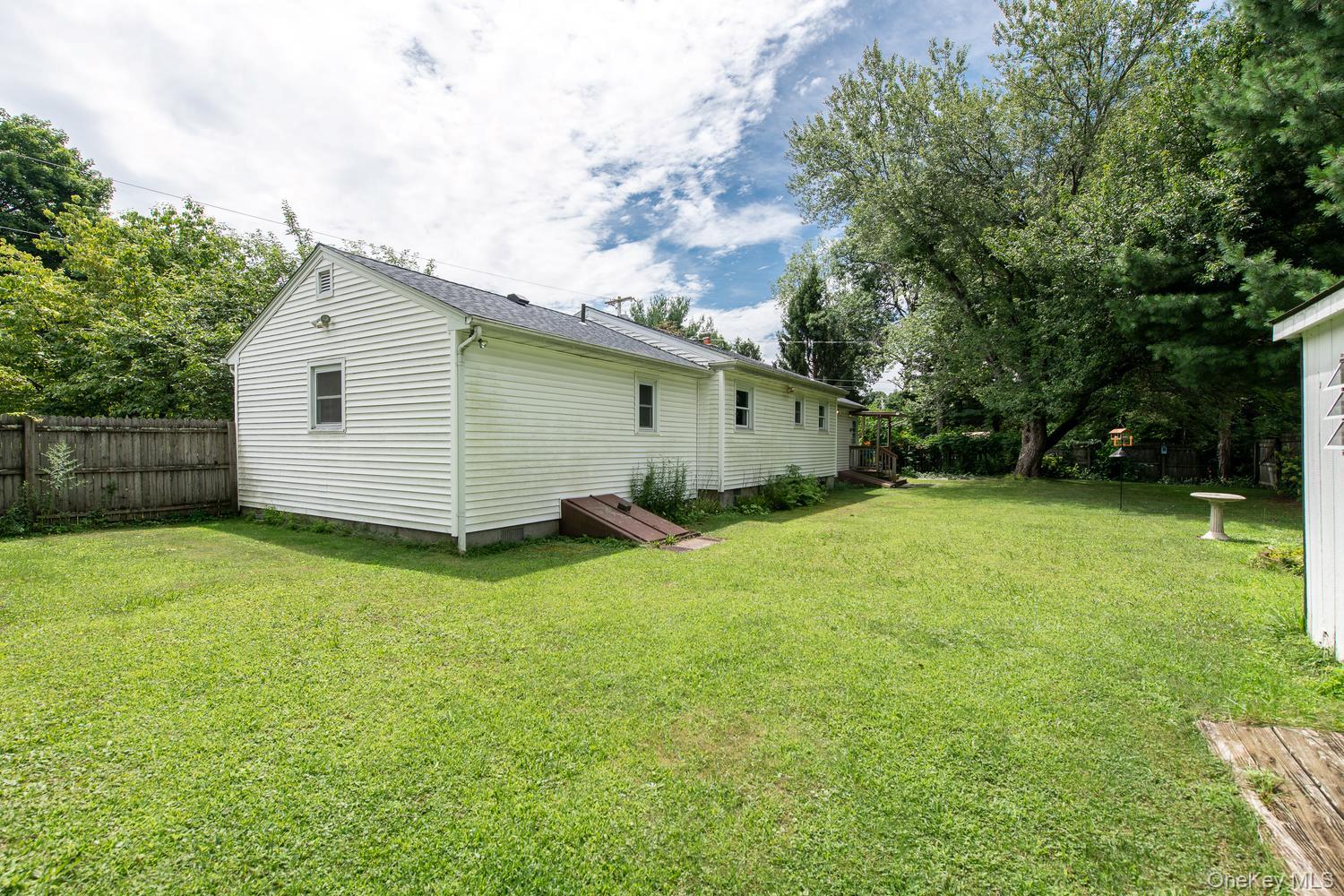 8 Loyola Road Property Photo 23