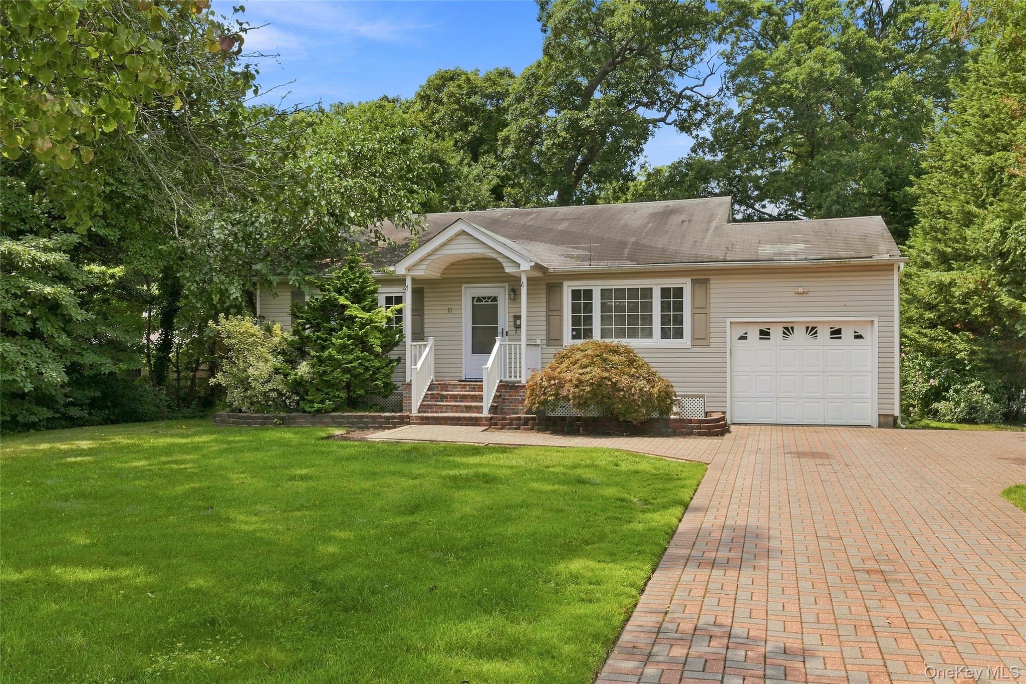 27 S Ketcham Avenue Property Photo 2