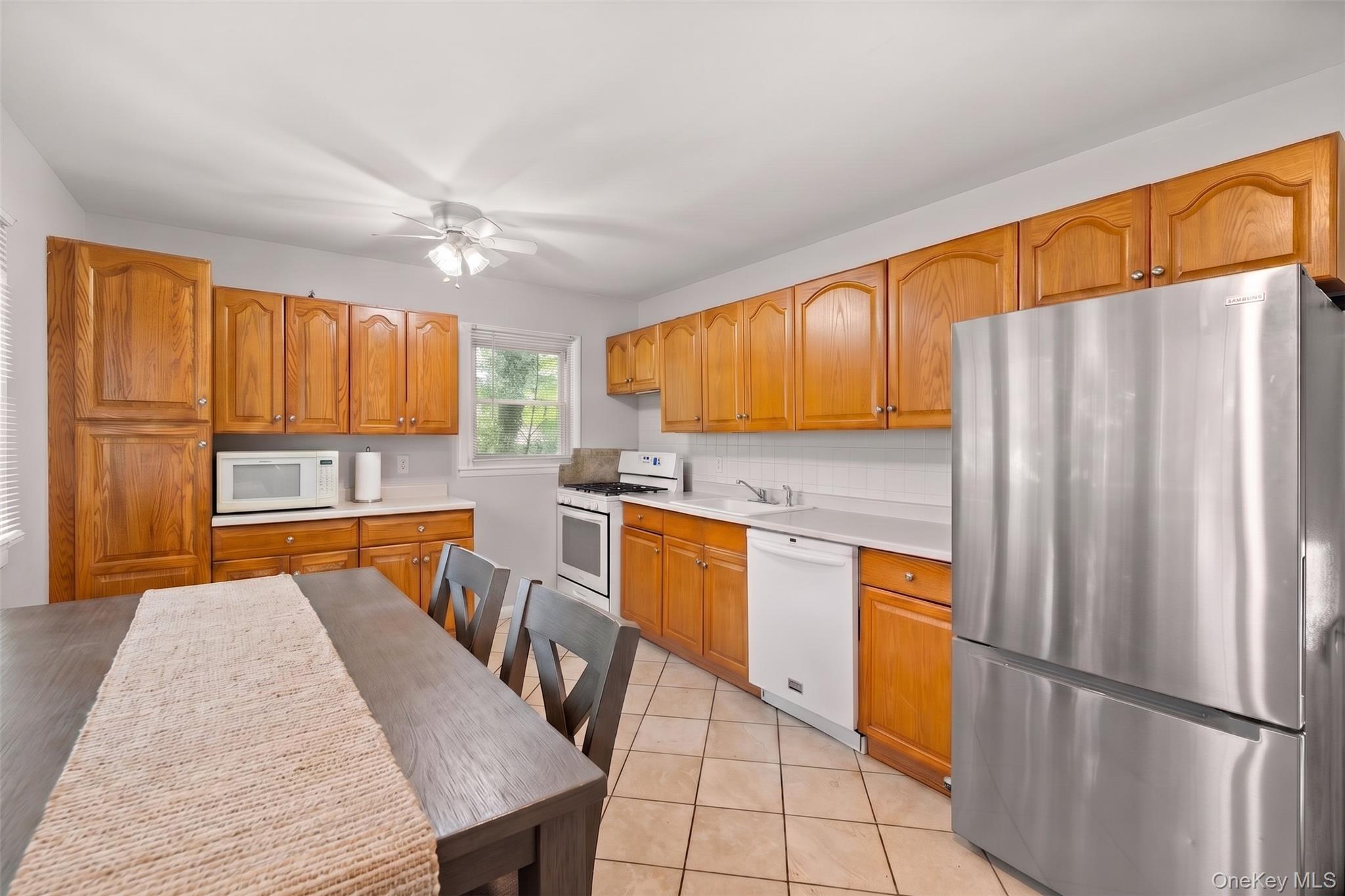 27 S Ketcham Avenue Property Photo 4
