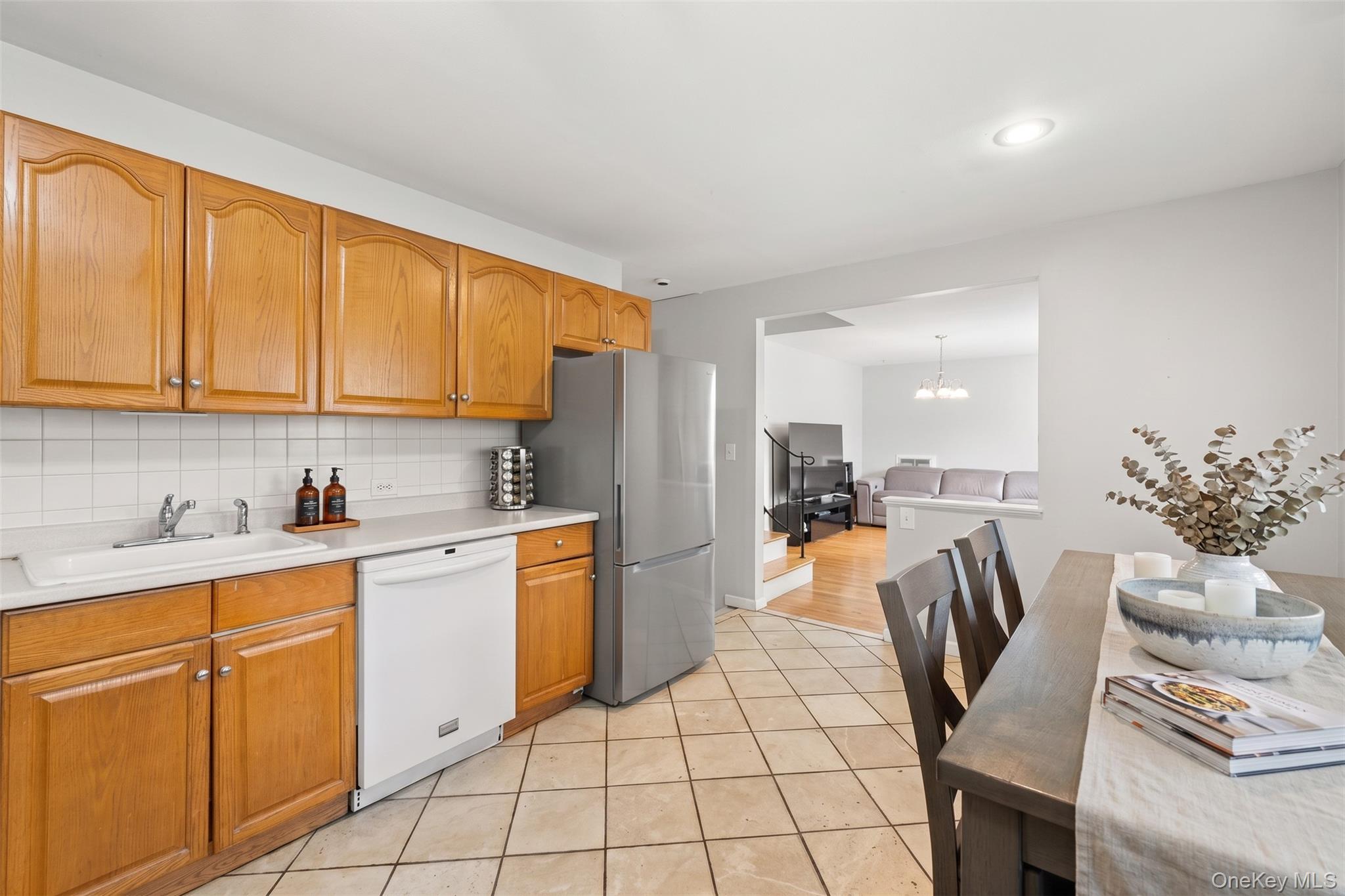 27 S Ketcham Avenue Property Photo 5